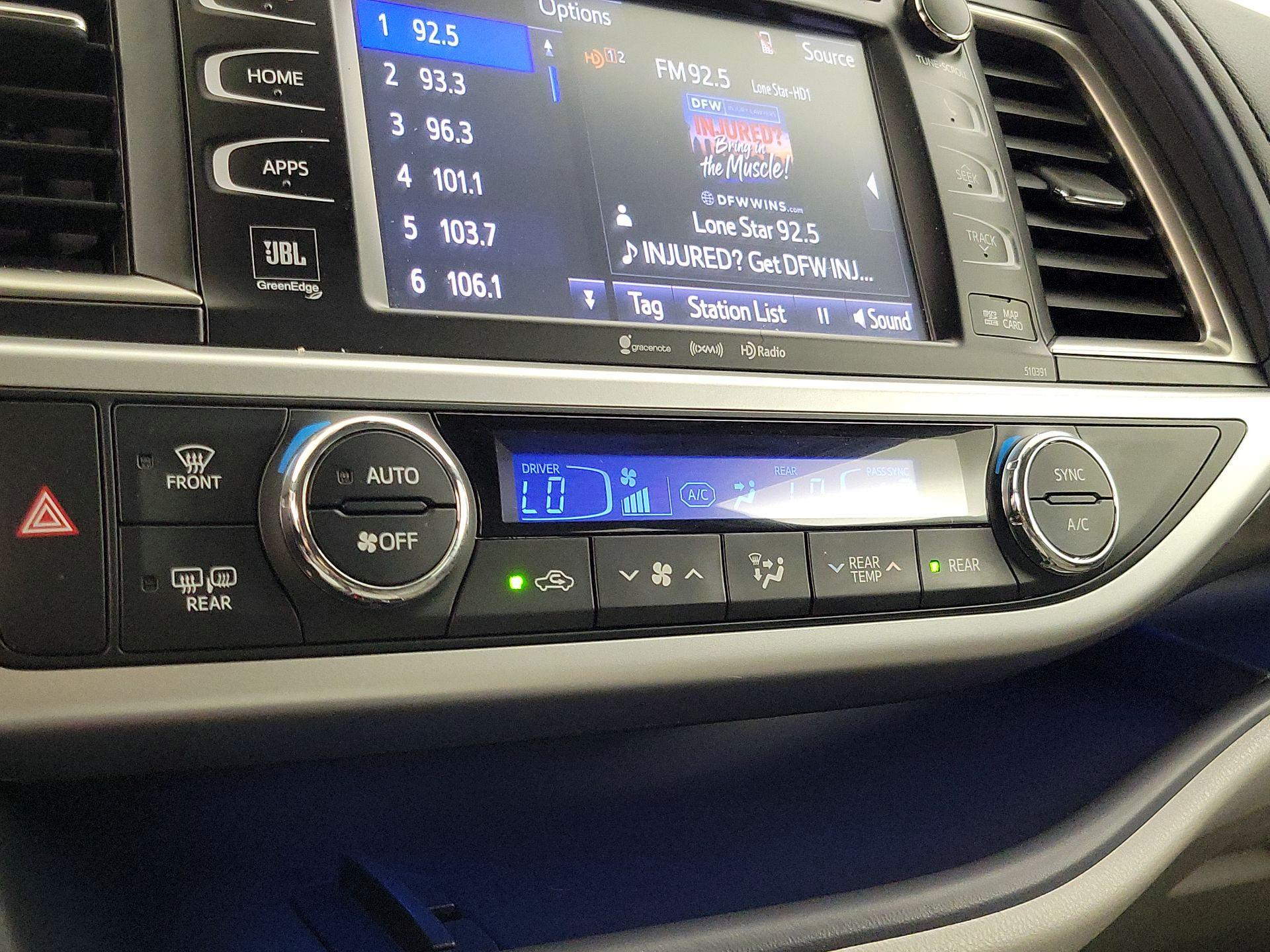Thumbnail: 2019 Toyota Highlander - 16