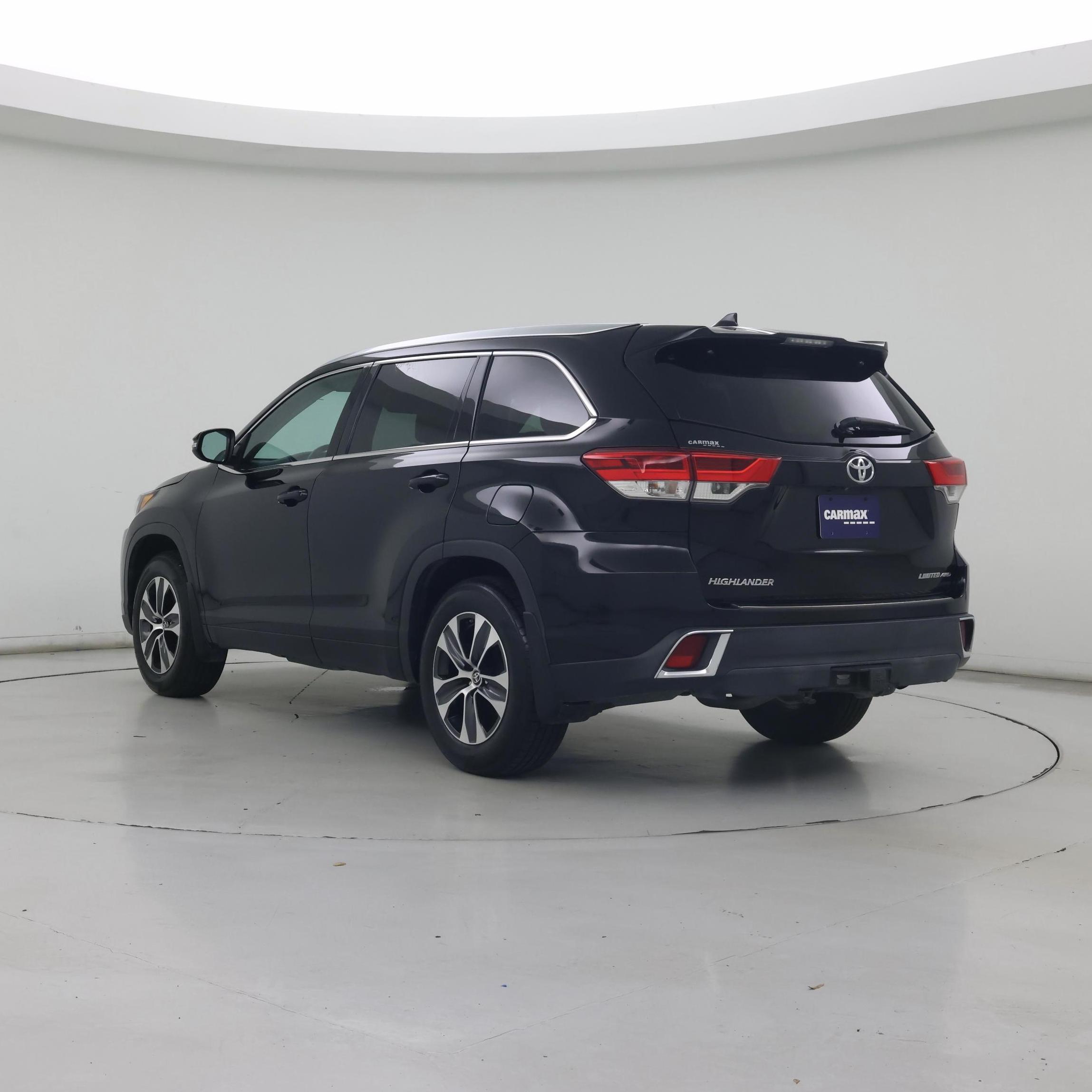 Thumbnail: 2019 Toyota Highlander - 2