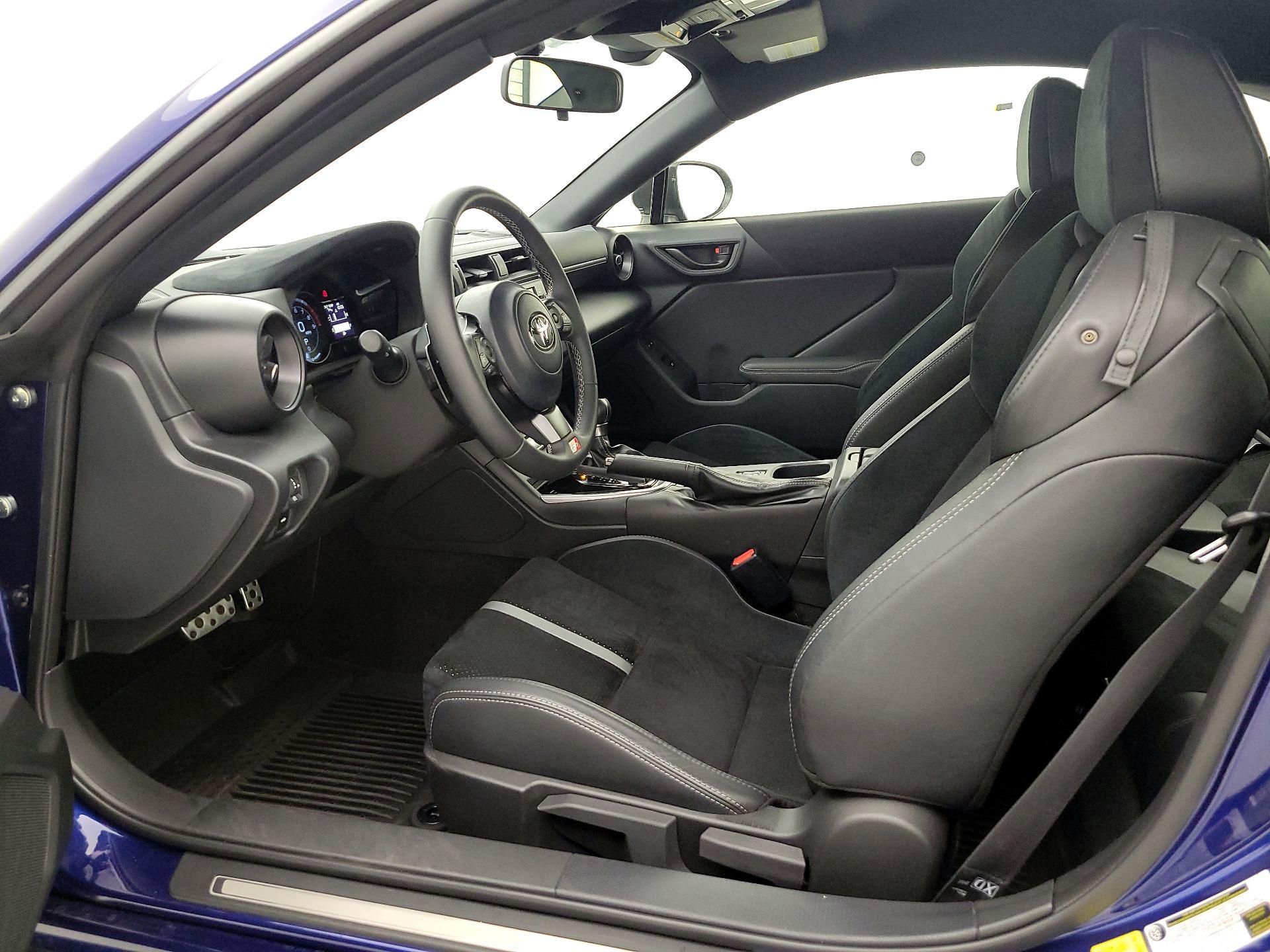 Thumbnail: 2025 Toyota GR86 - 11