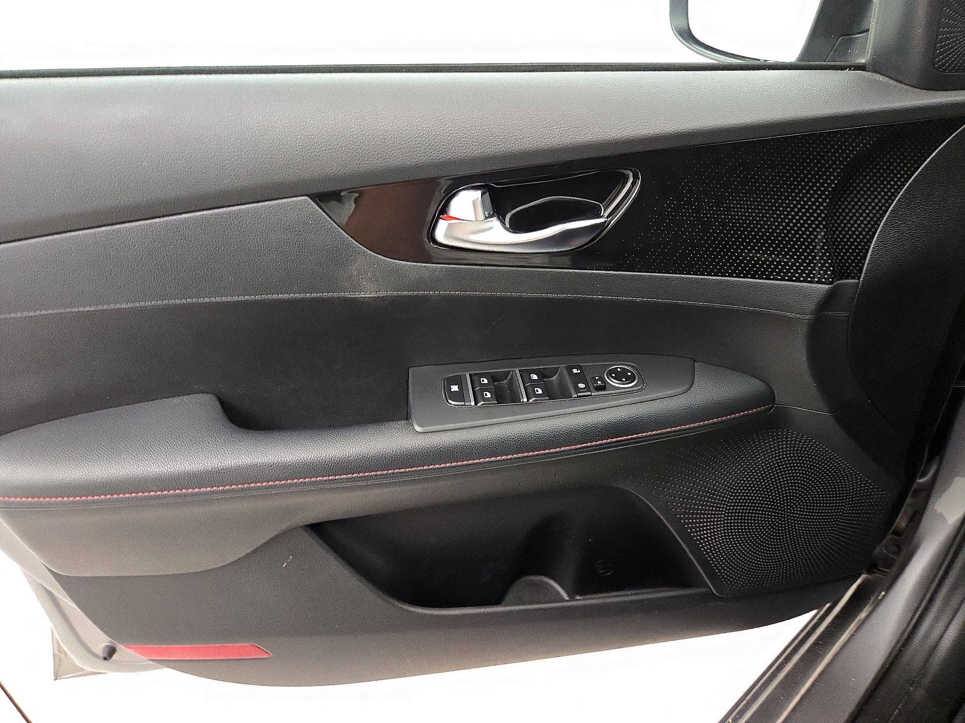 Thumbnail: 2023 Kia Forte - 12