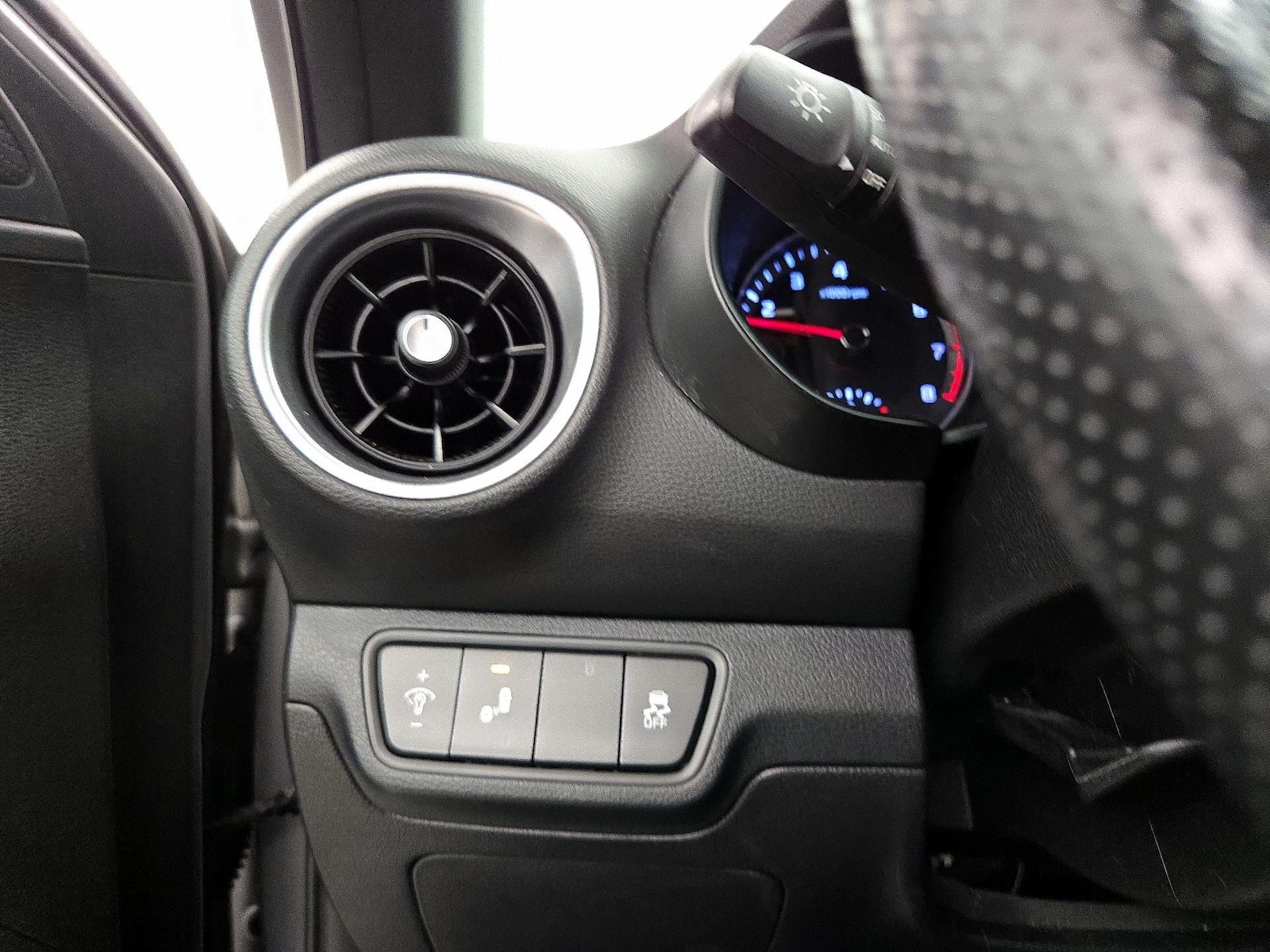 2023 Kia Forte GT - Photo 14