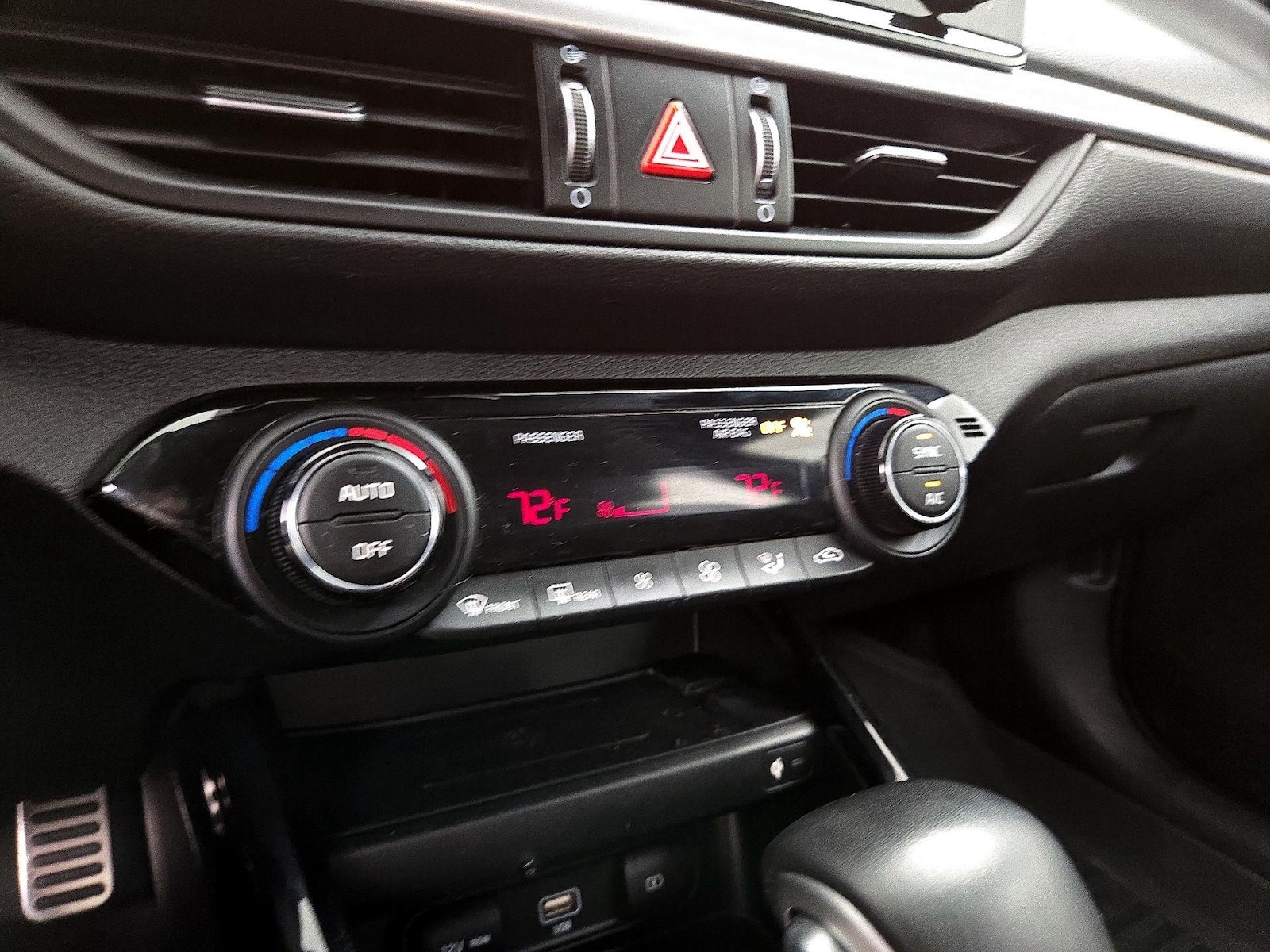 2023 Kia Forte GT - Photo 17