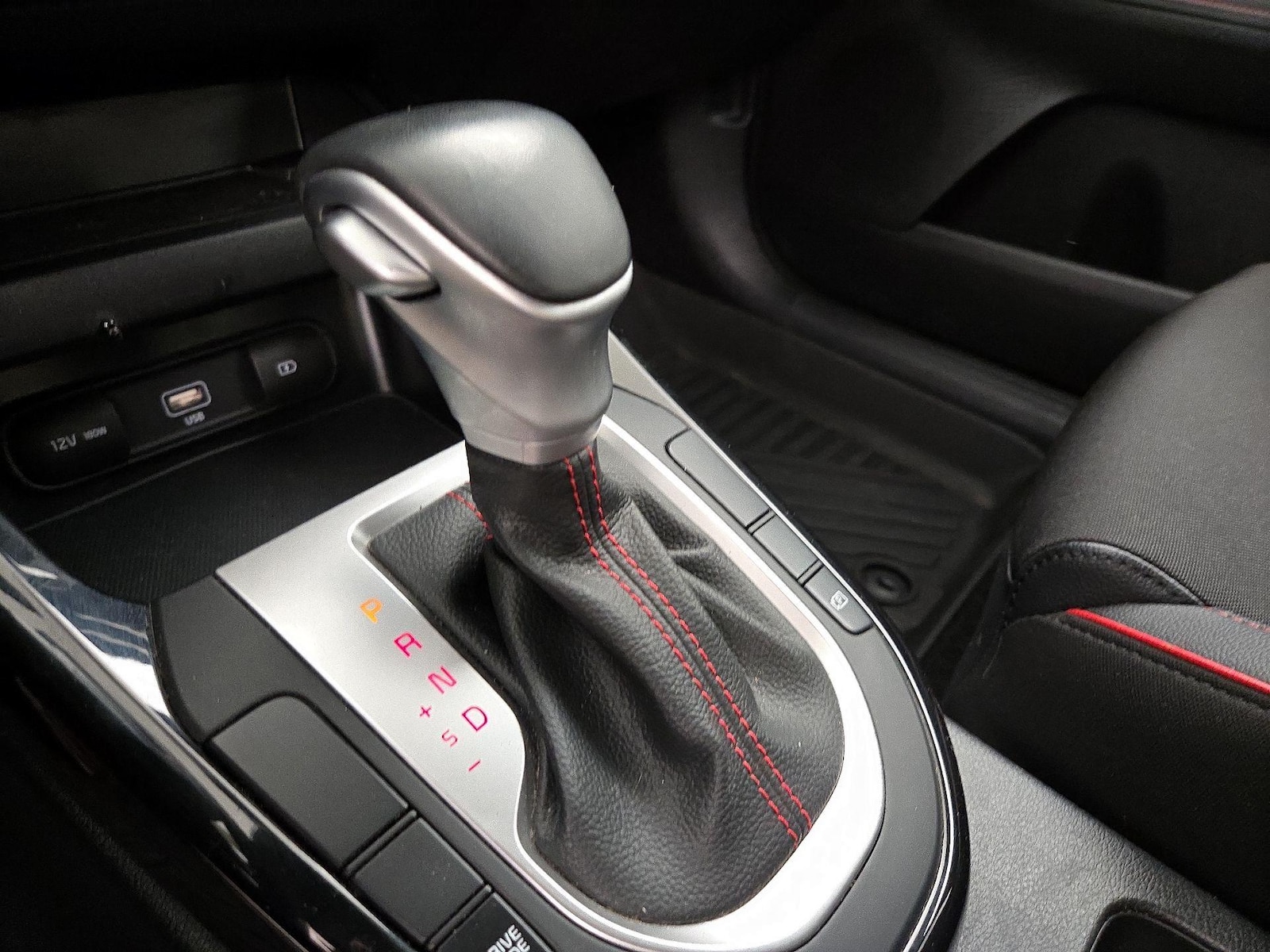 2023 Kia Forte GT - Photo 18