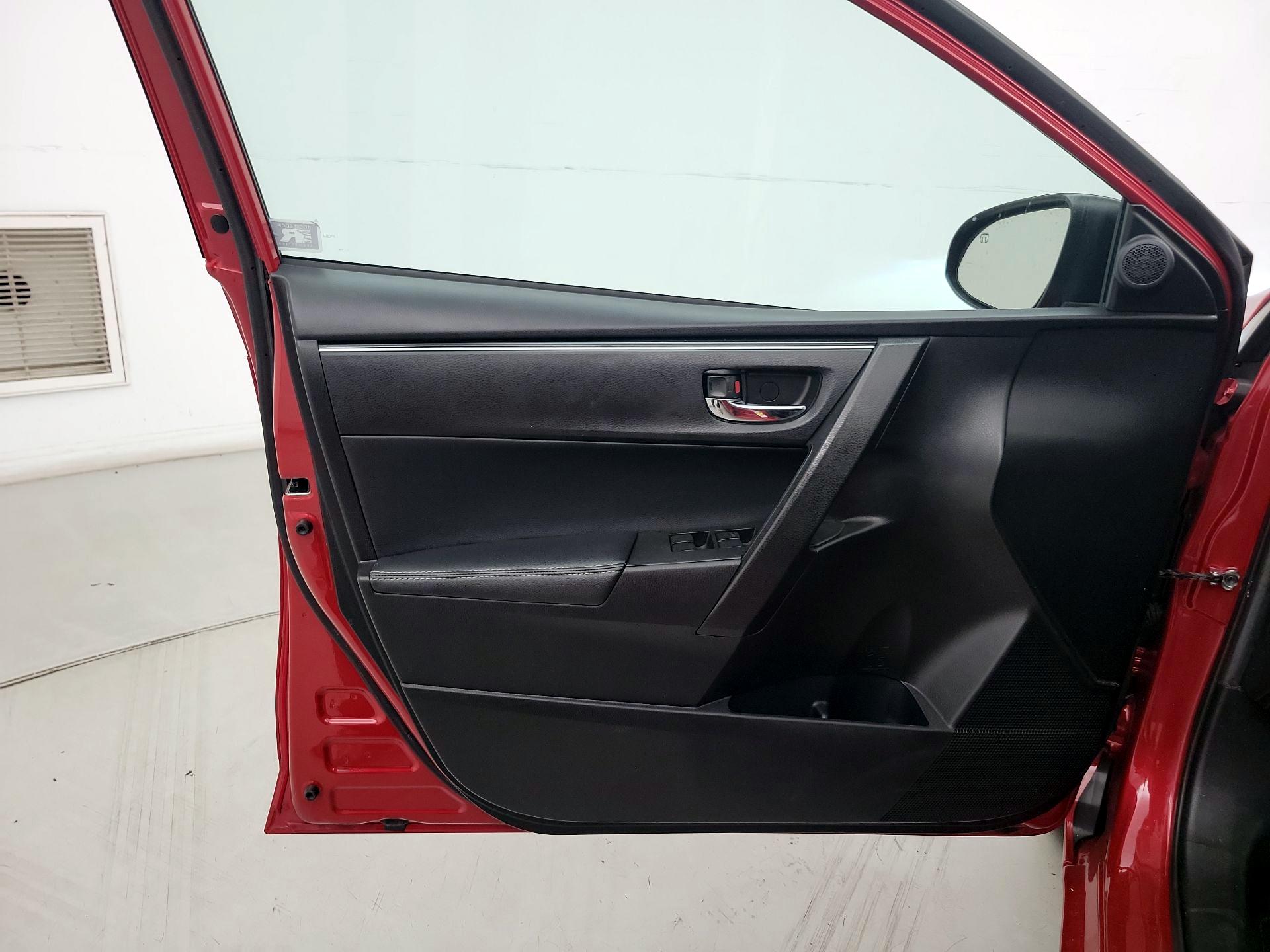 Thumbnail: 2018 Toyota Corolla - 12
