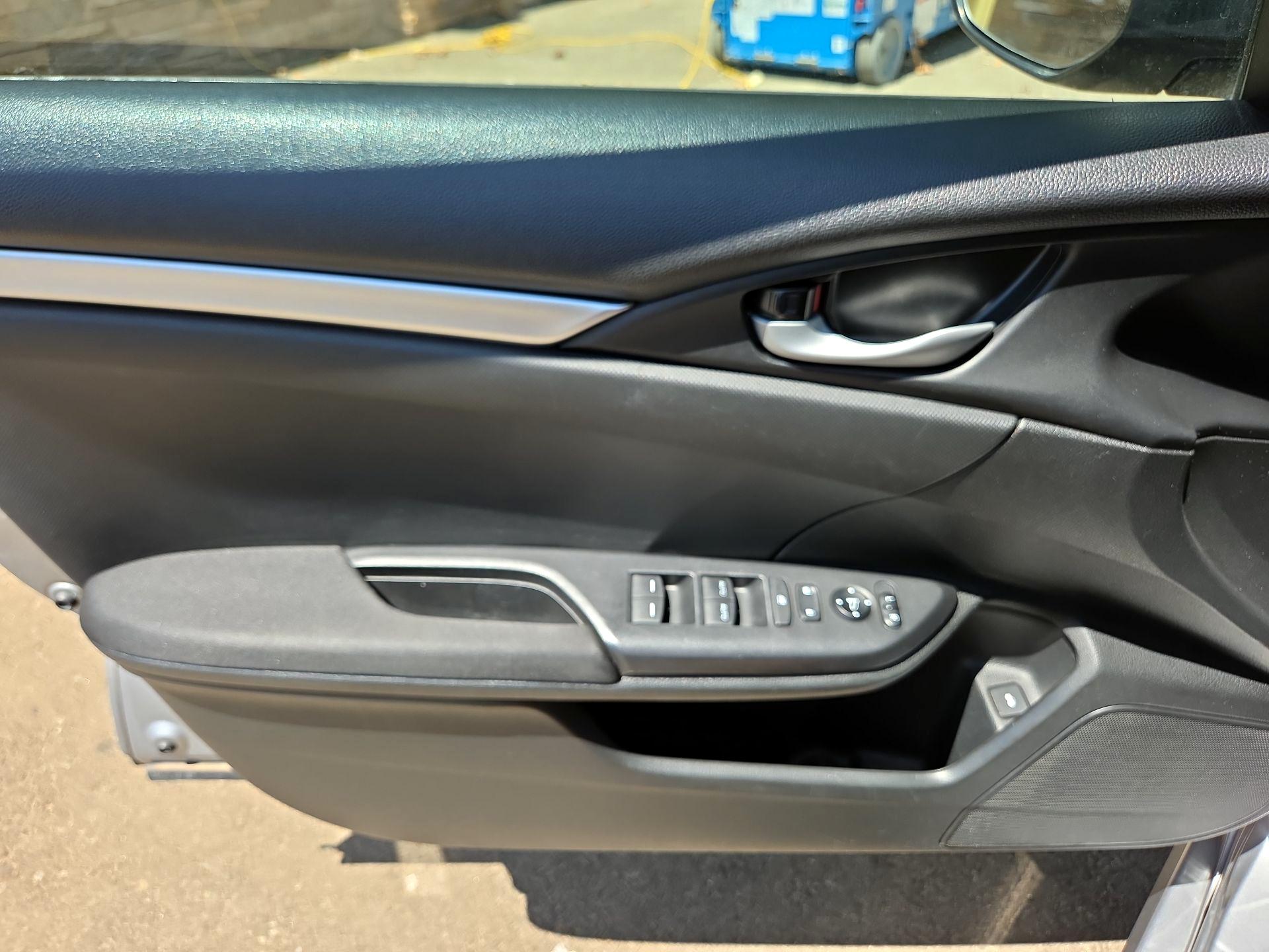 Thumbnail: 2021 Honda Civic - 10