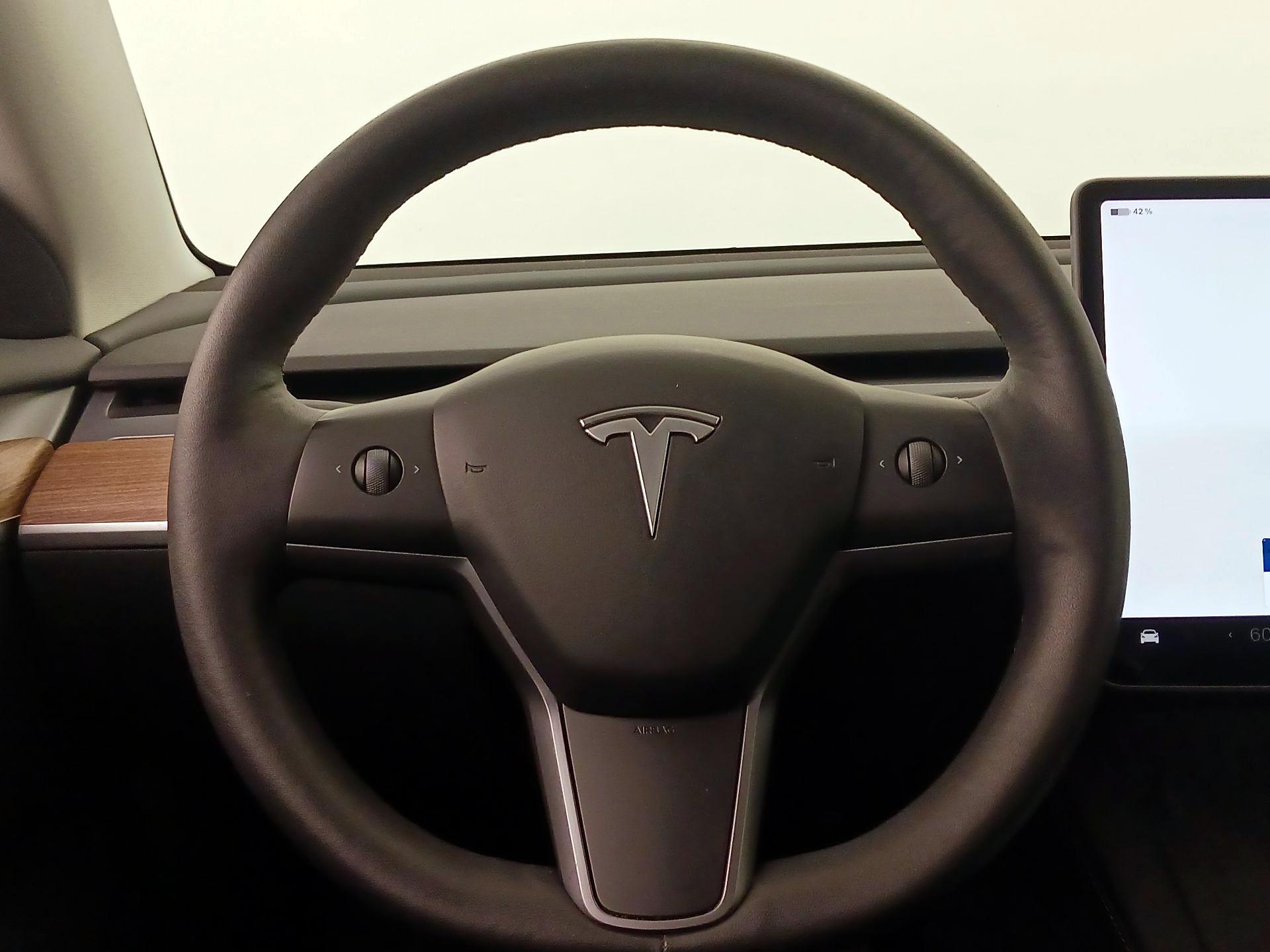Thumbnail: 2023 Tesla Model 3 - 10