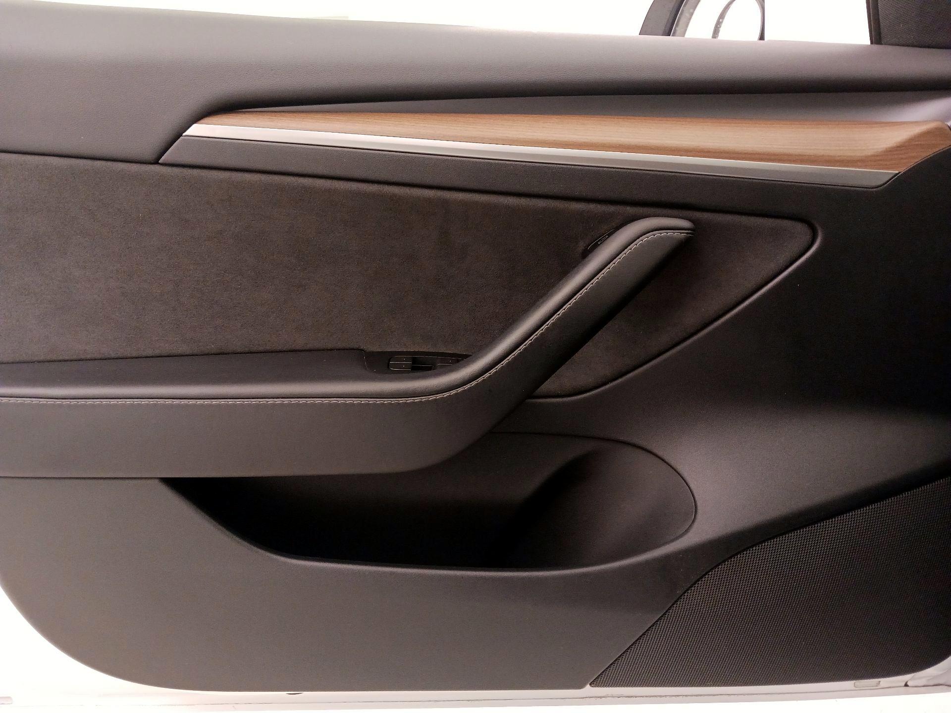 Thumbnail: 2023 Tesla Model 3 - 12