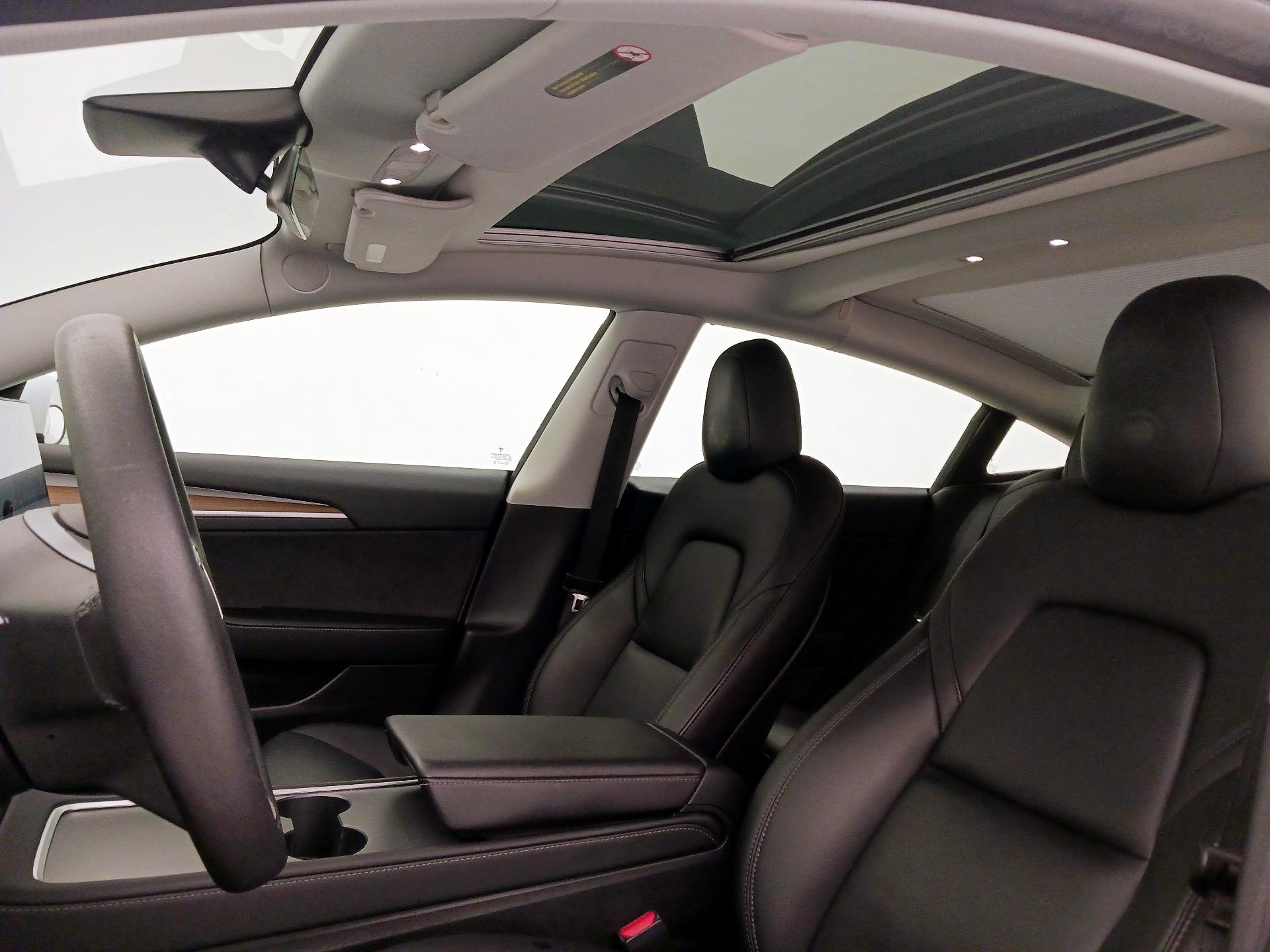 Thumbnail: 2023 Tesla Model 3 - 19