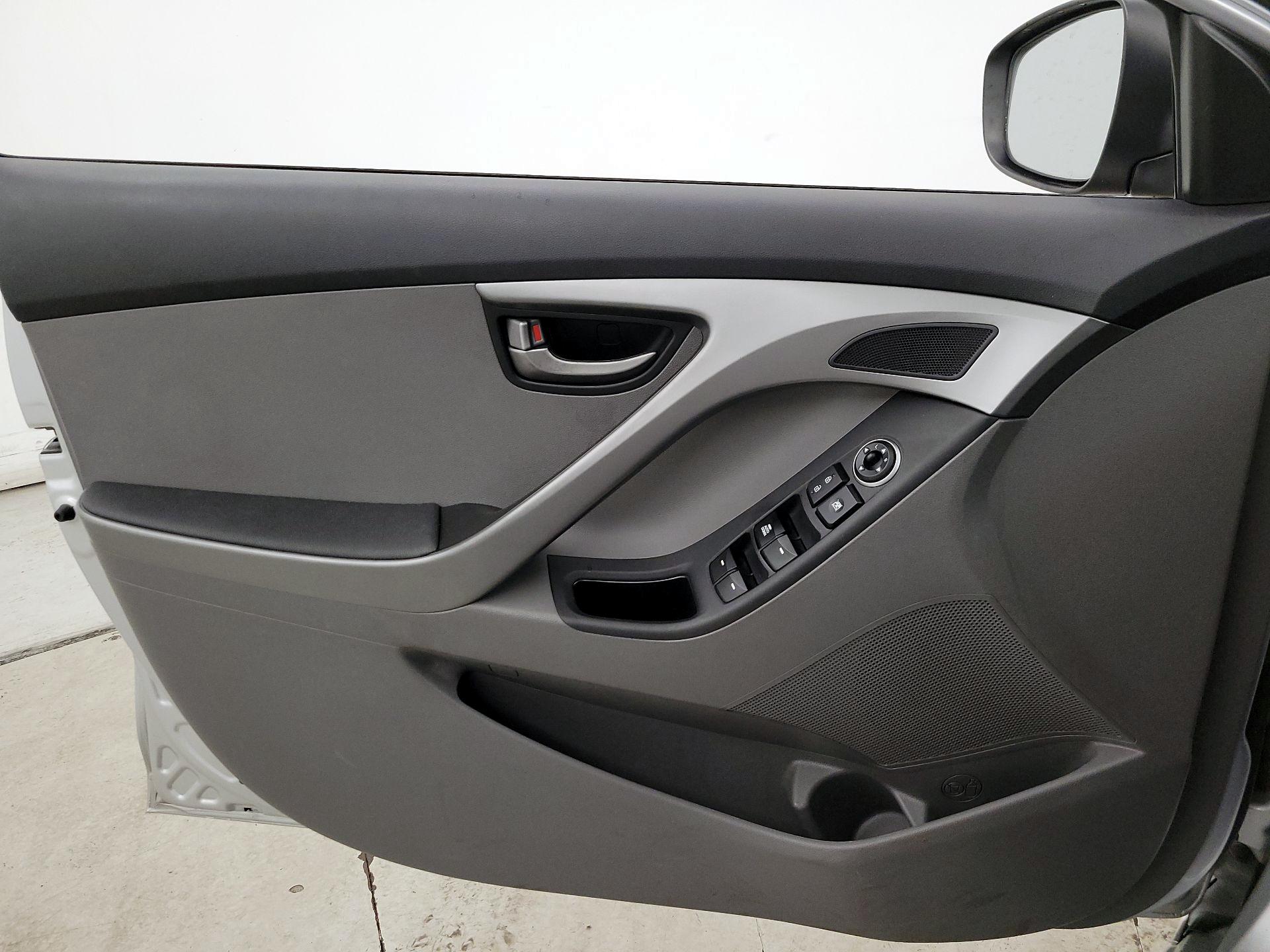 Thumbnail: 2016 Hyundai Elantra - 12