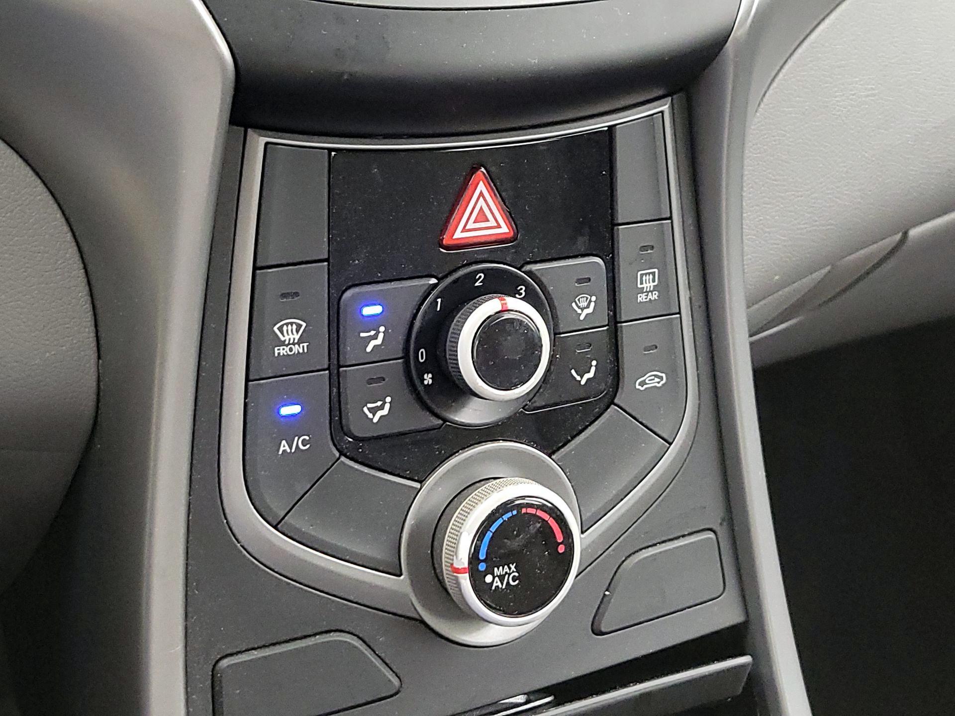 Thumbnail: 2016 Hyundai Elantra - 15