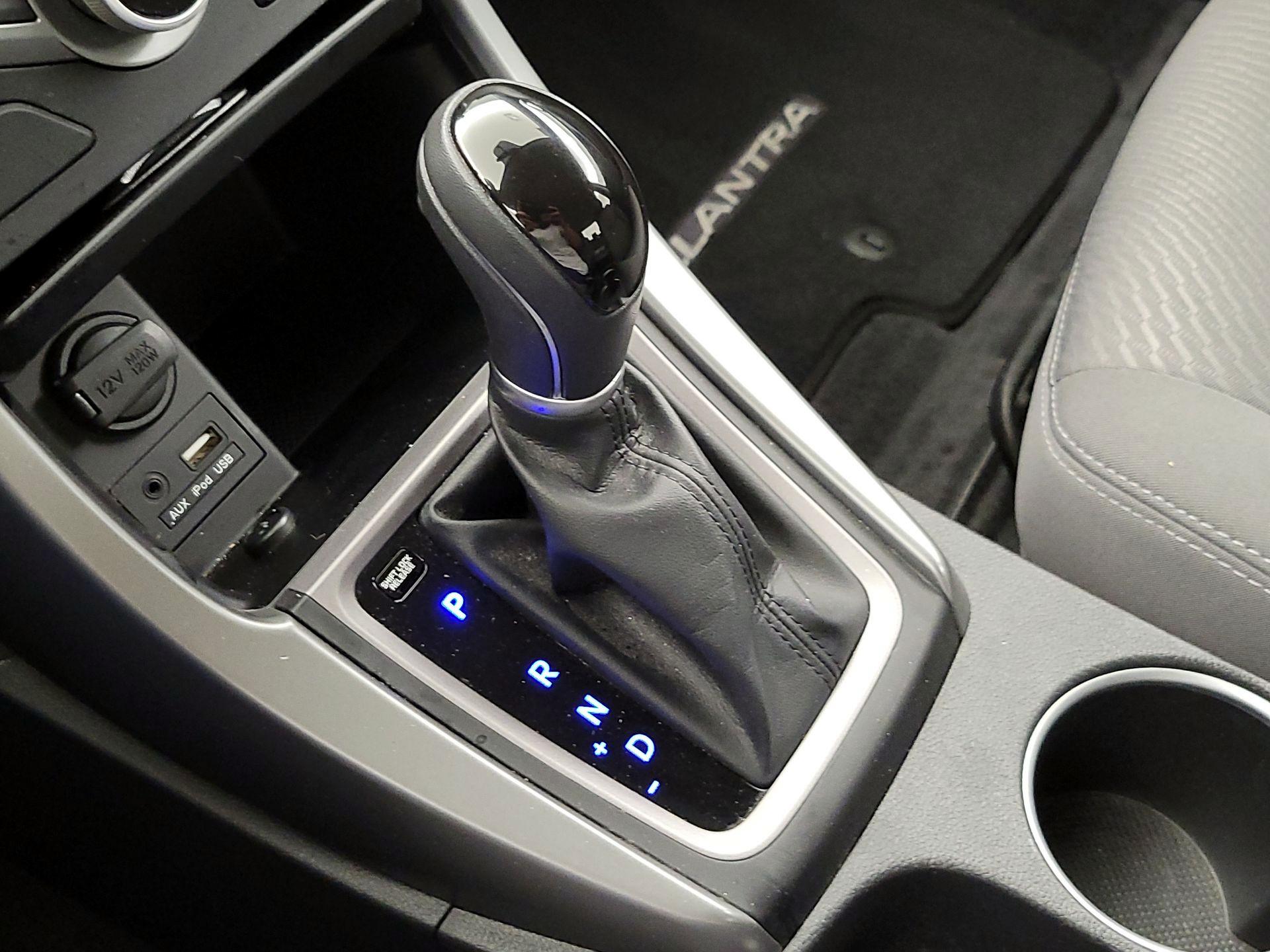Thumbnail: 2016 Hyundai Elantra - 16