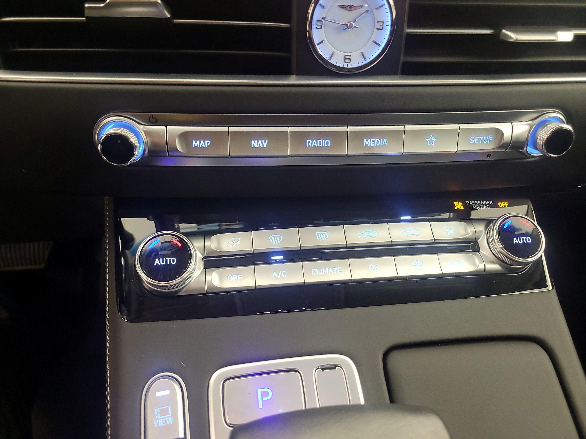 Thumbnail: 2022 Genesis G90 - 14