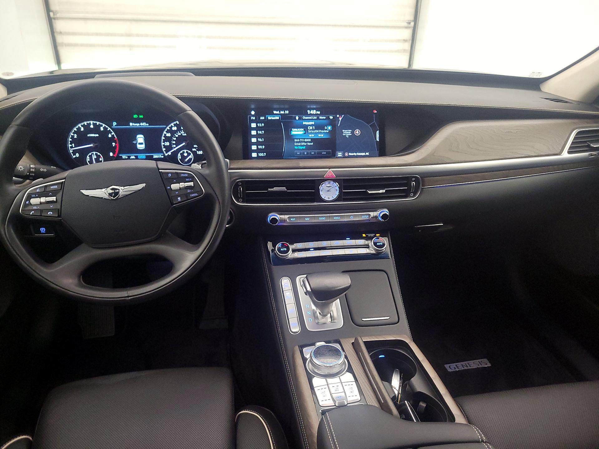 Thumbnail: 2022 Genesis G90 - 8