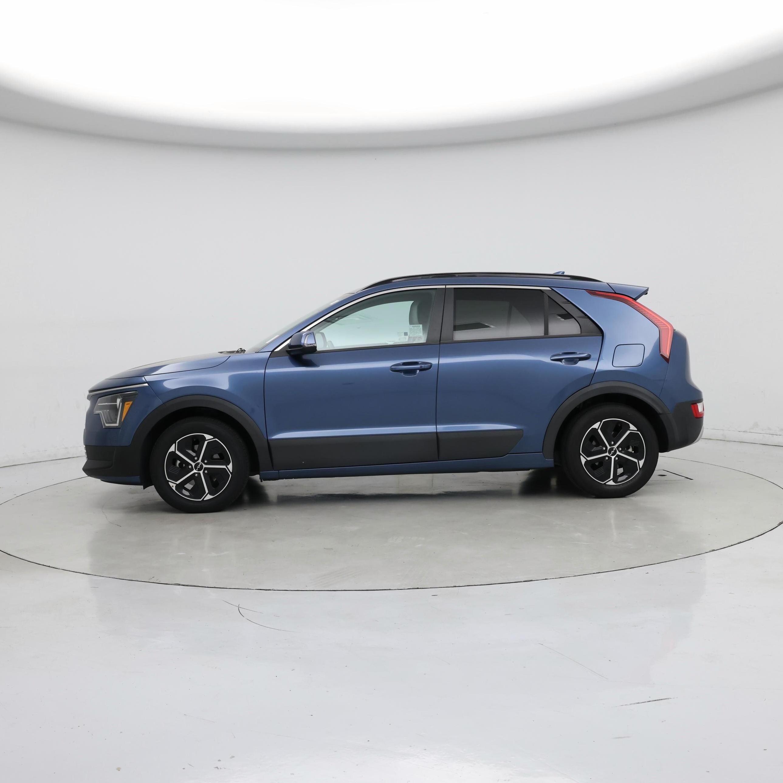 Thumbnail: 2023 Kia Niro - 3