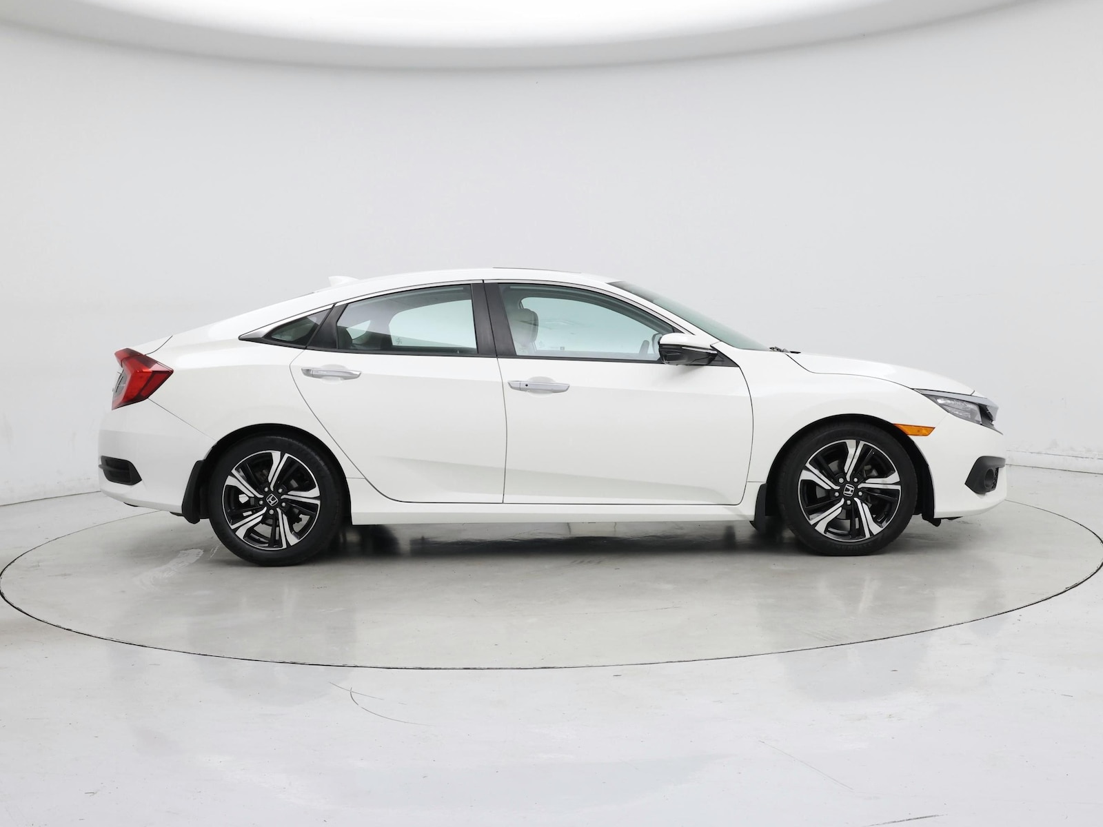 2016 Honda Civic Touring - Photo 8