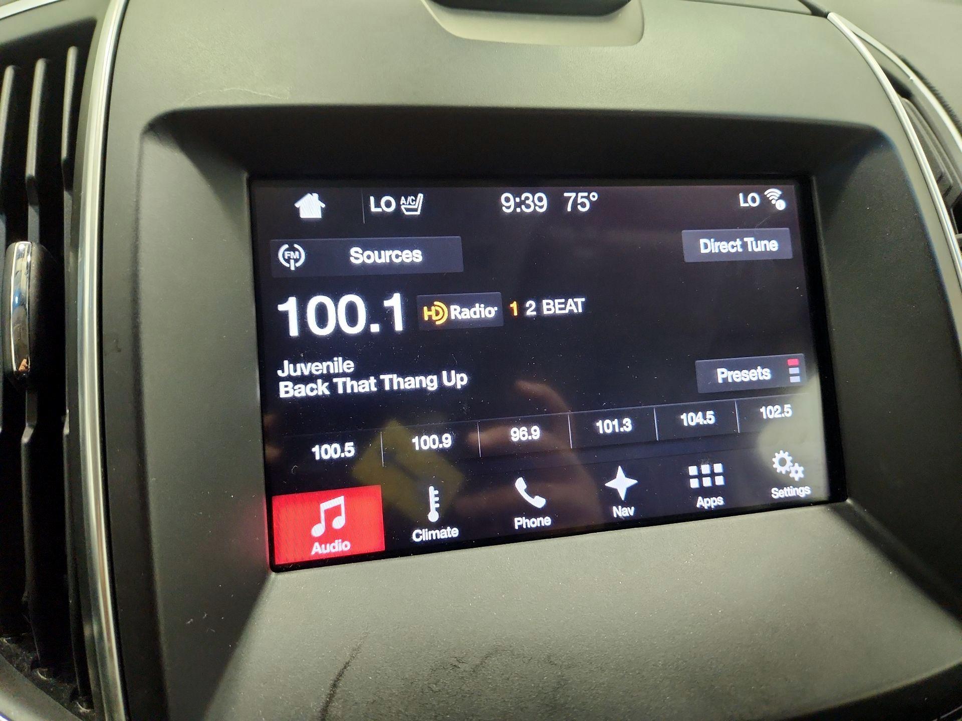 Thumbnail: 2017 Ford Edge - 16