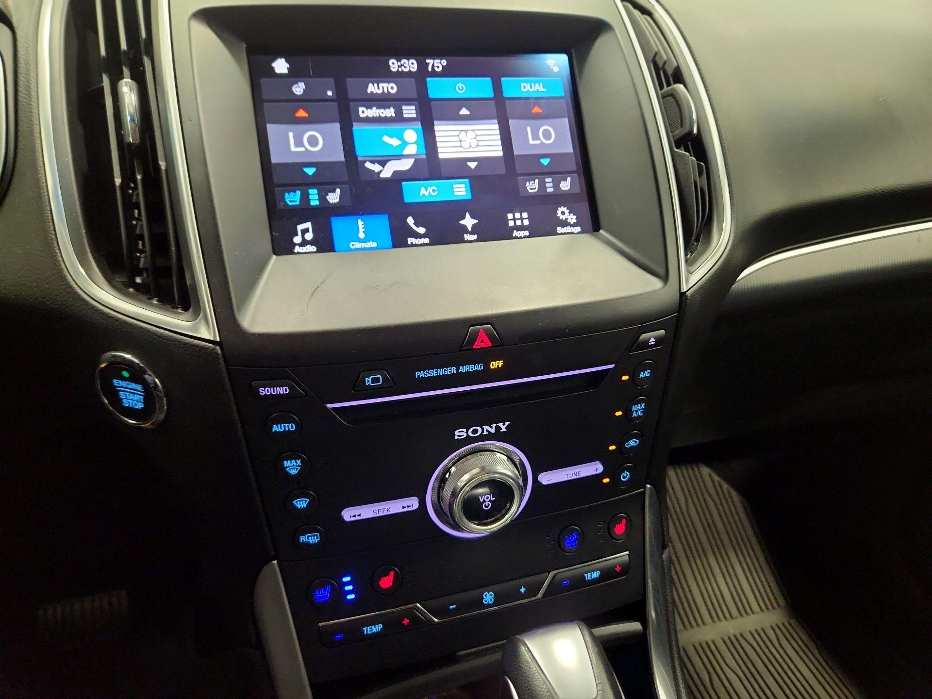 Thumbnail: 2017 Ford Edge - 17