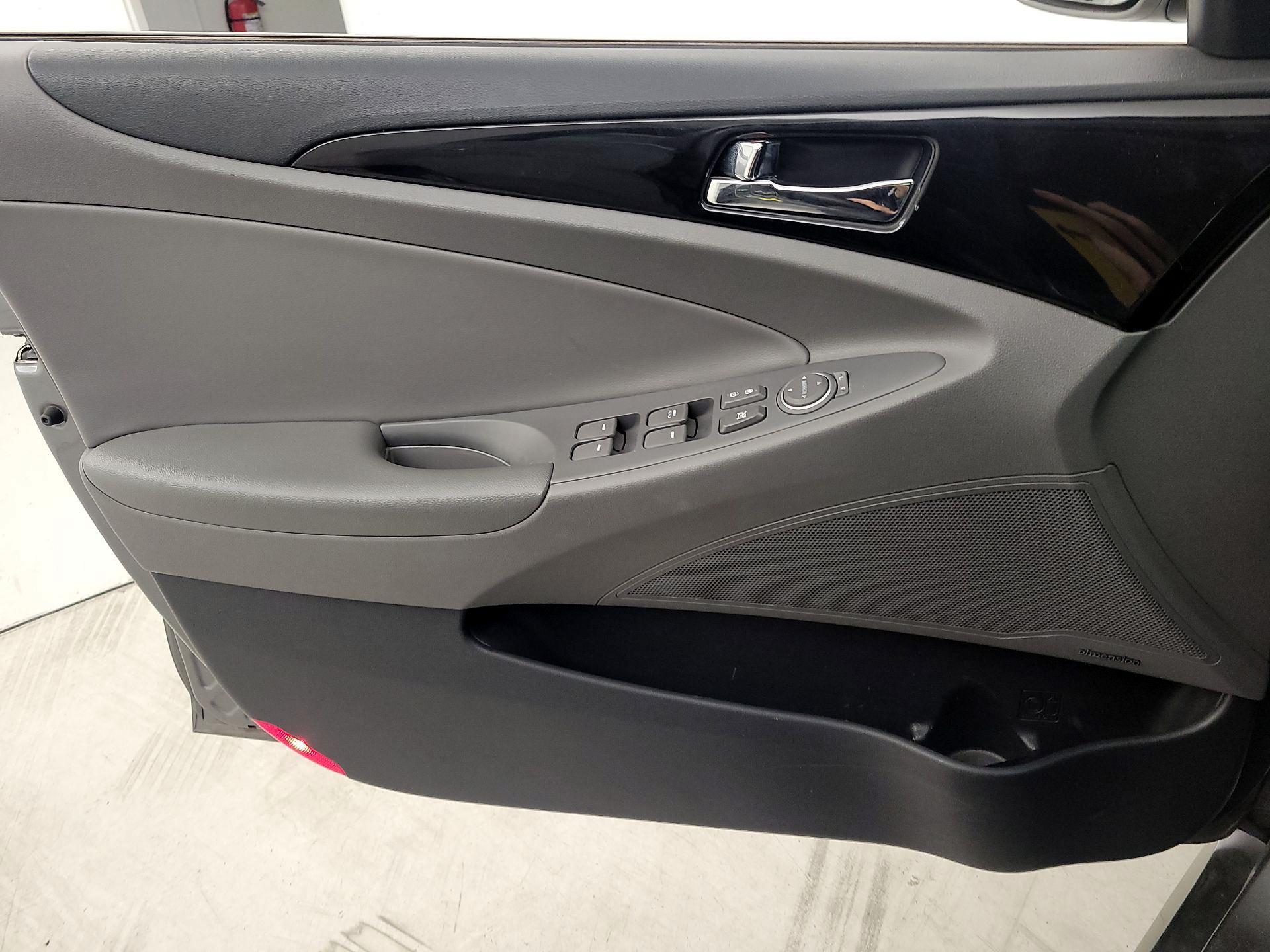 Thumbnail: 2014 Hyundai Sonata - 12