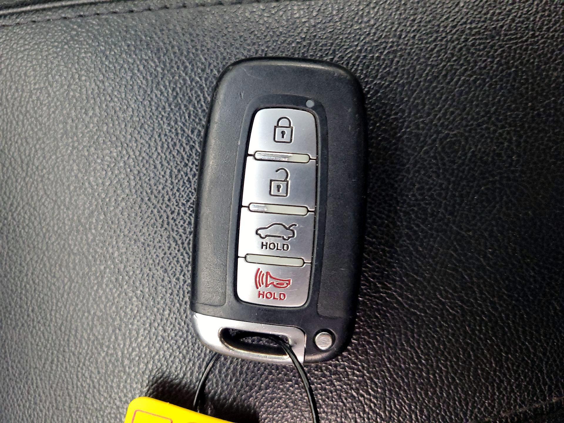 Thumbnail: 2014 Hyundai Sonata - 19