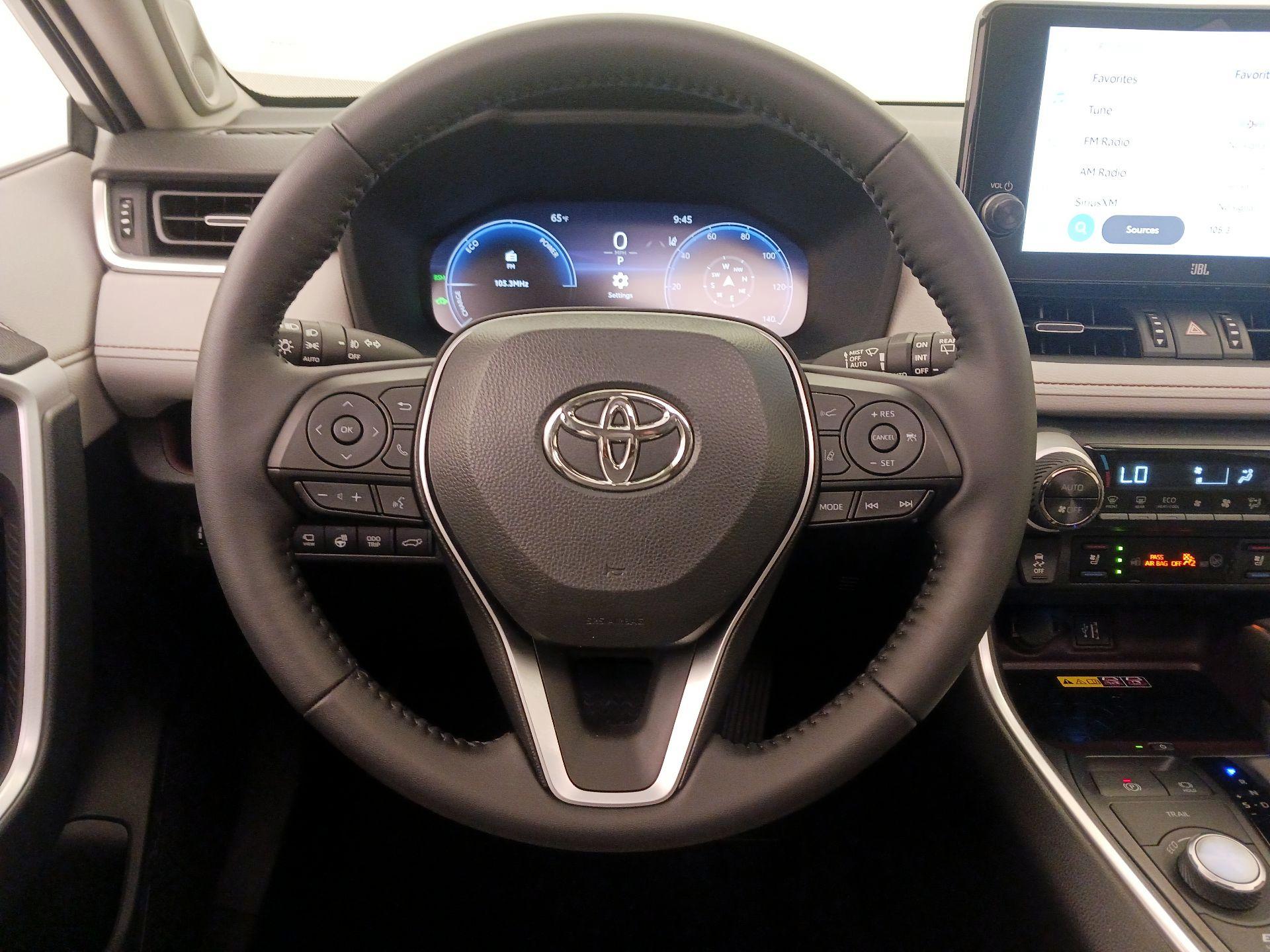 Thumbnail: 2025 Toyota RAV4 - 10