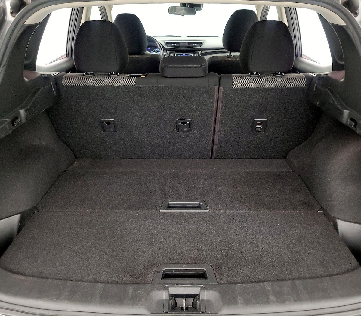 Trunk/Cargo (Seats Up)