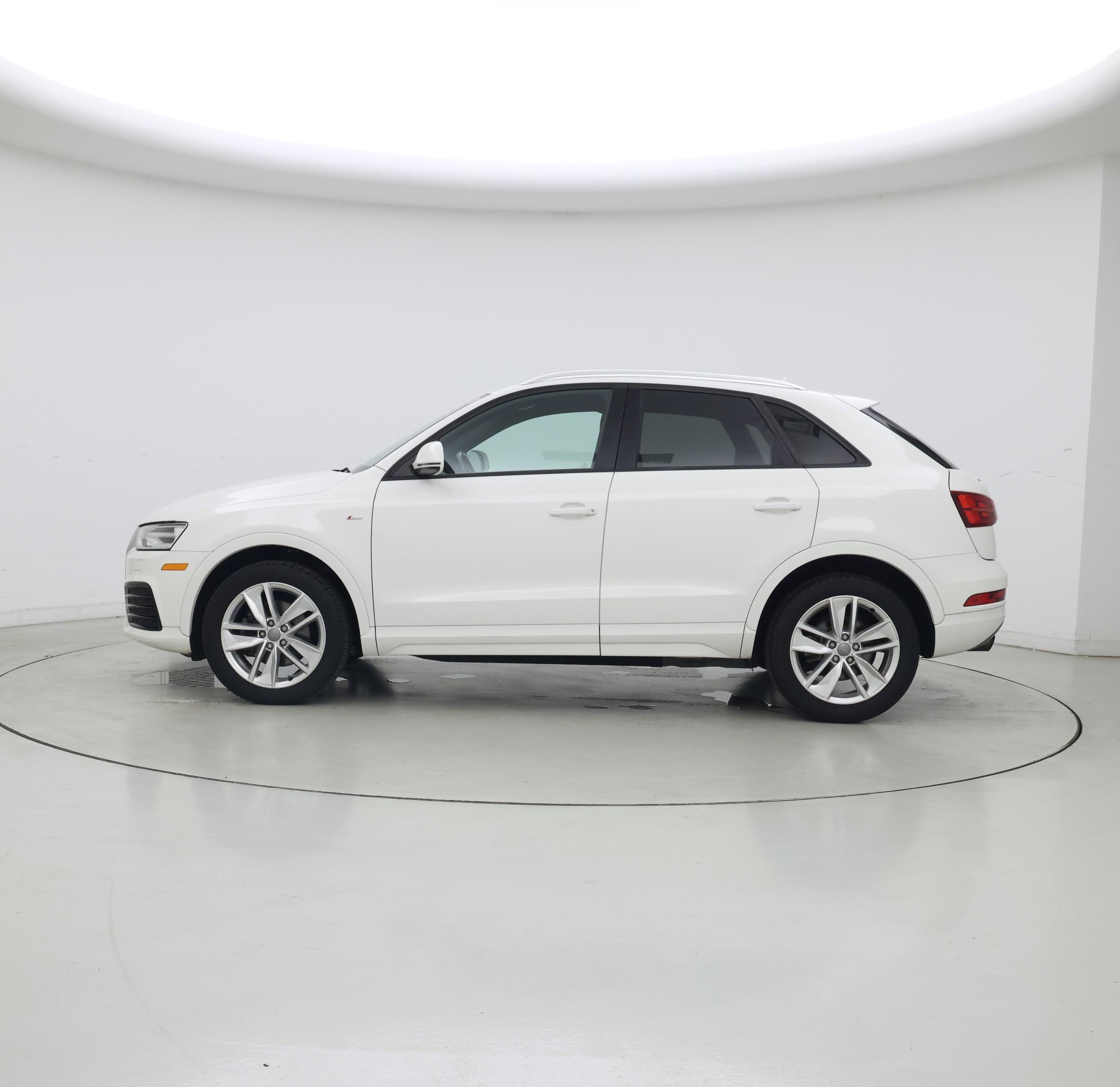 Thumbnail: 2018 Audi Q3 - 3