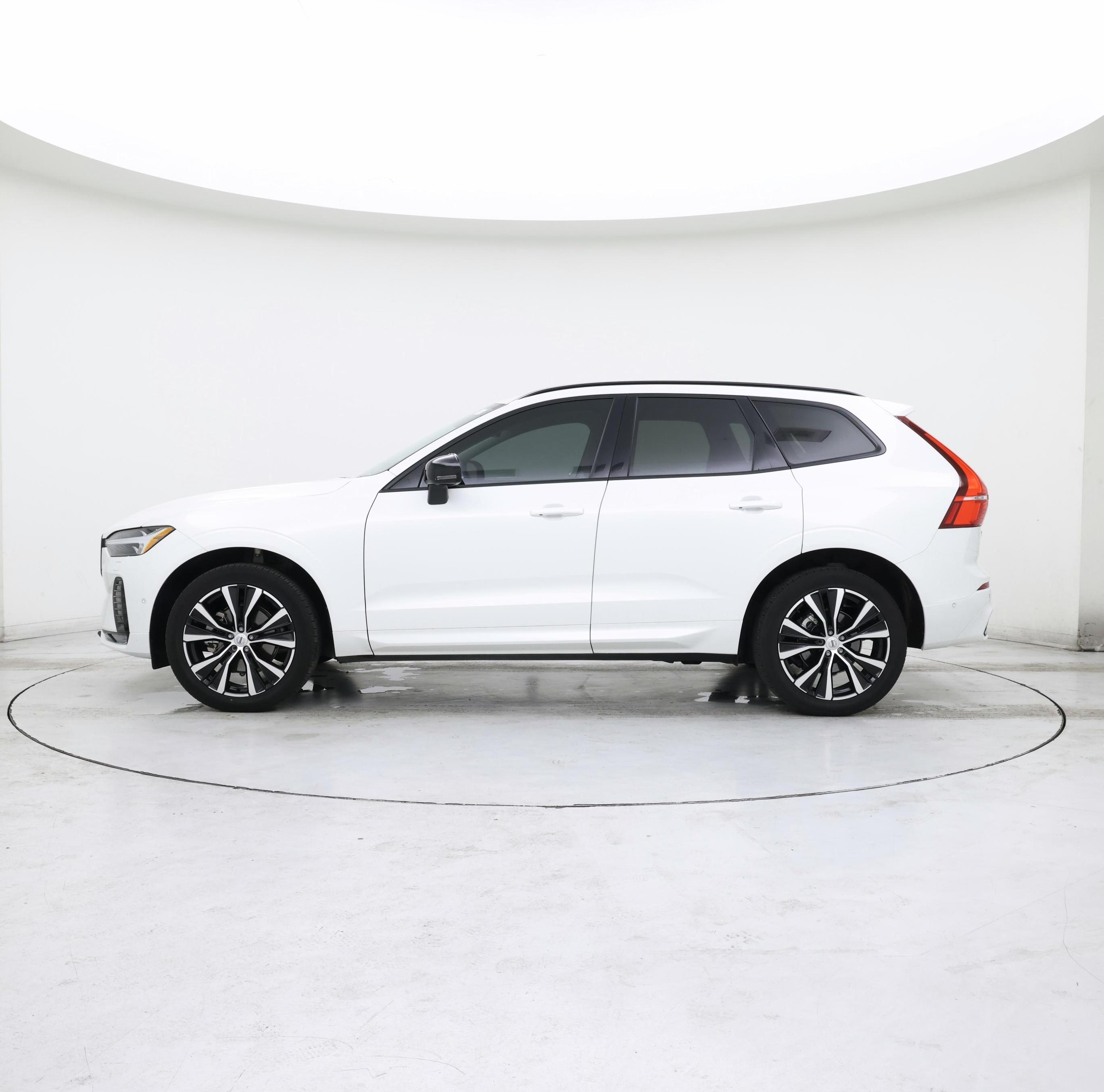Thumbnail: 2024 Volvo XC60 - 3