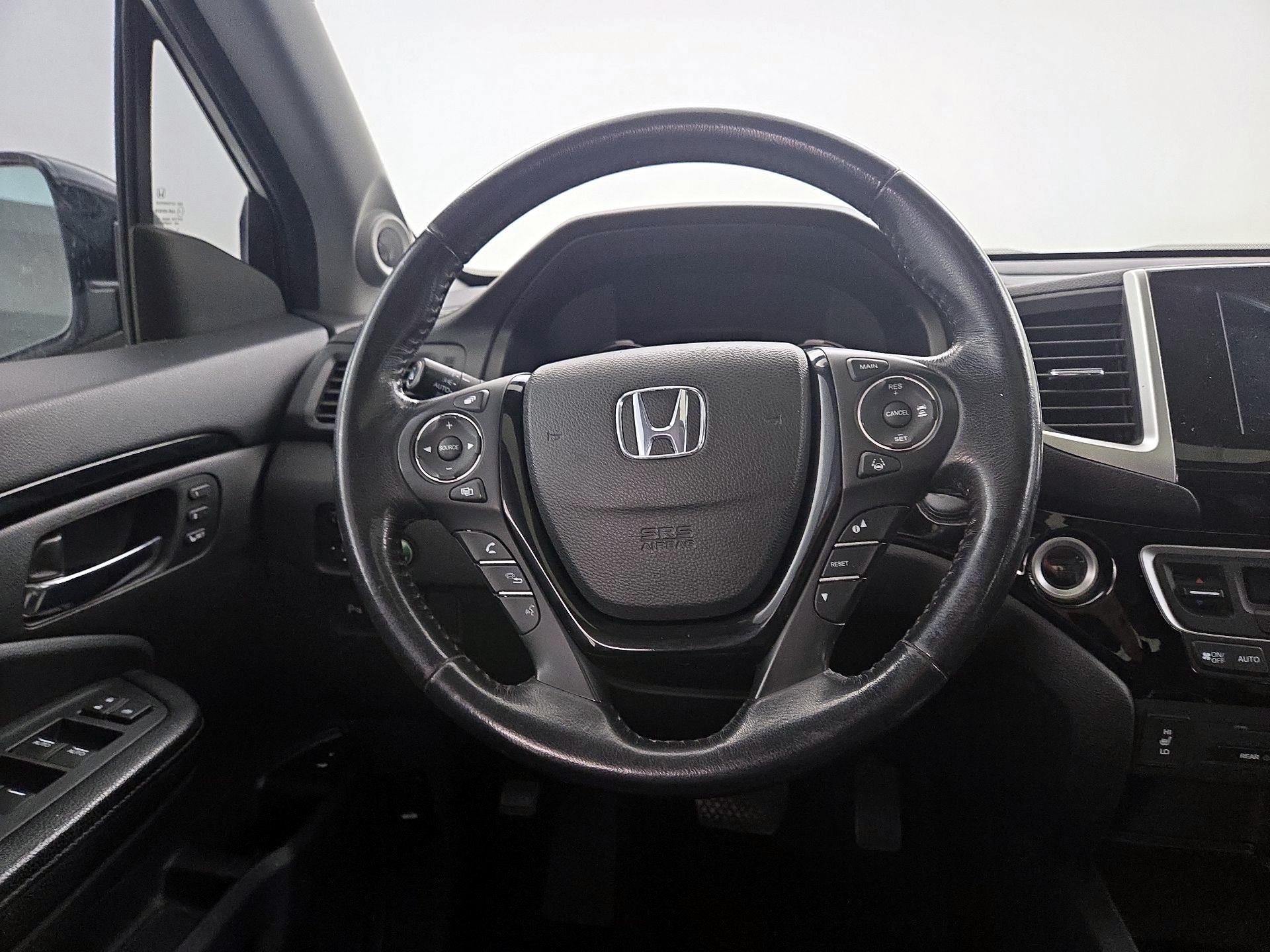 Thumbnail: 2017 Honda Pilot - 10