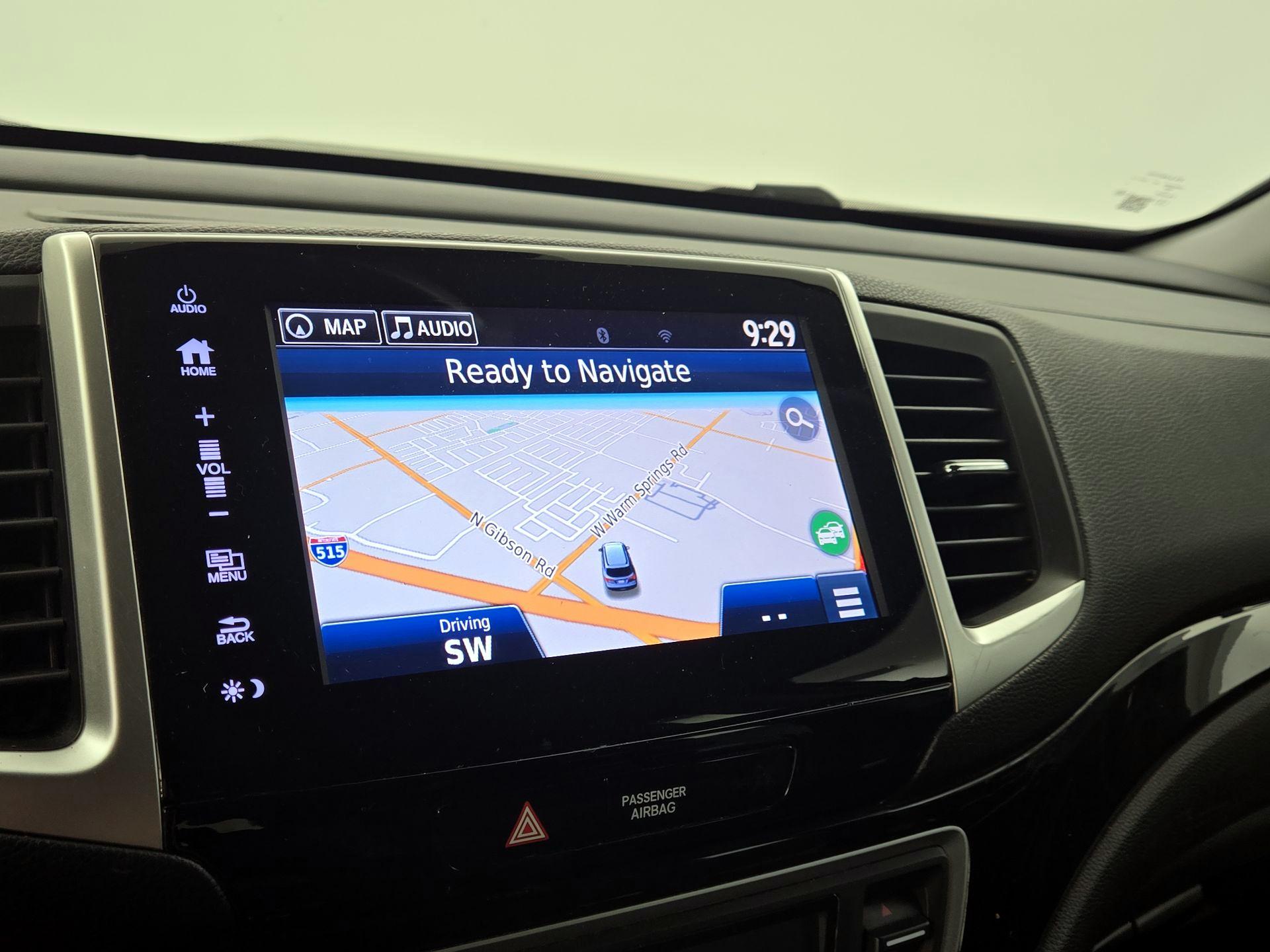 Thumbnail: 2017 Honda Pilot - 14