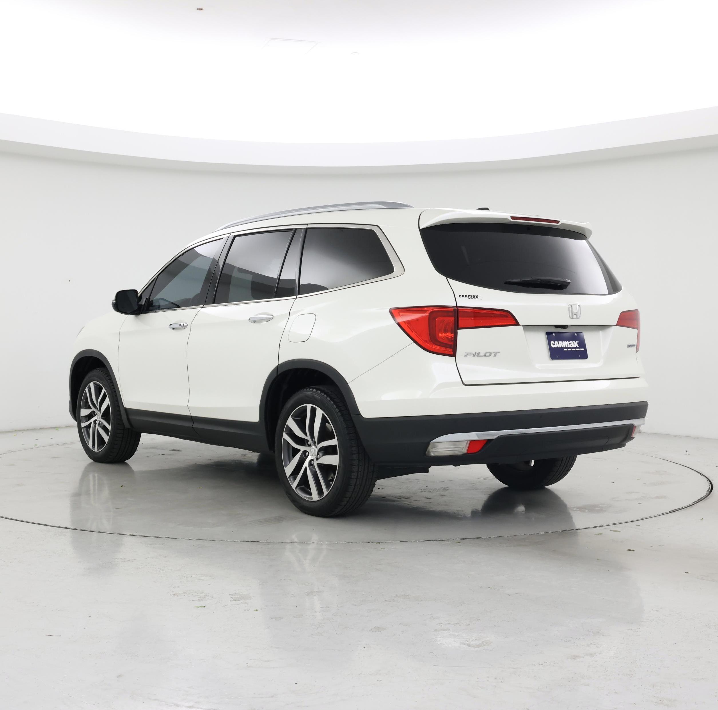 Thumbnail: 2017 Honda Pilot - 2