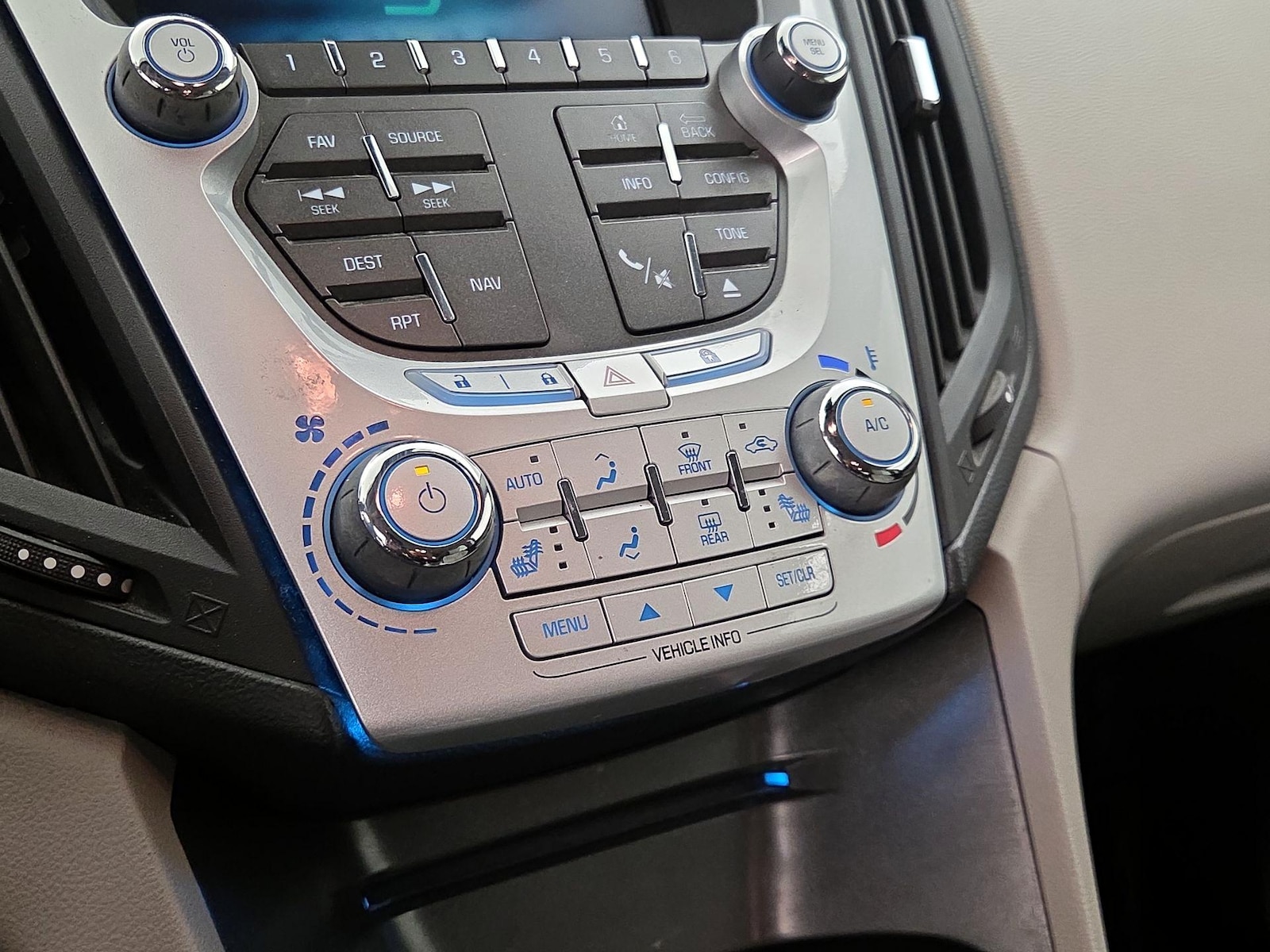 2015 Chevrolet Equinox 2LT - Photo 17