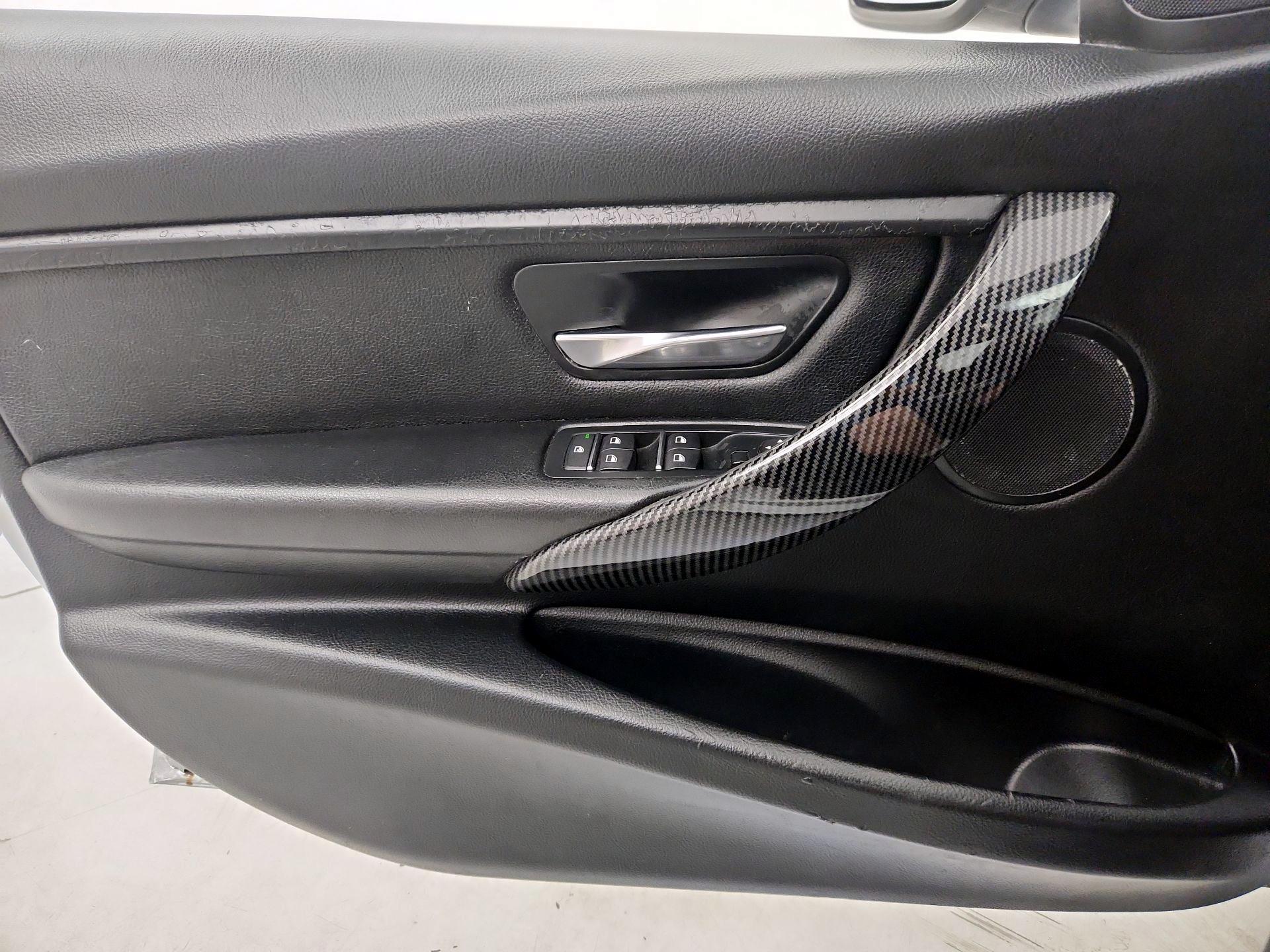 Thumbnail: 2018 BMW 3 Series - 12