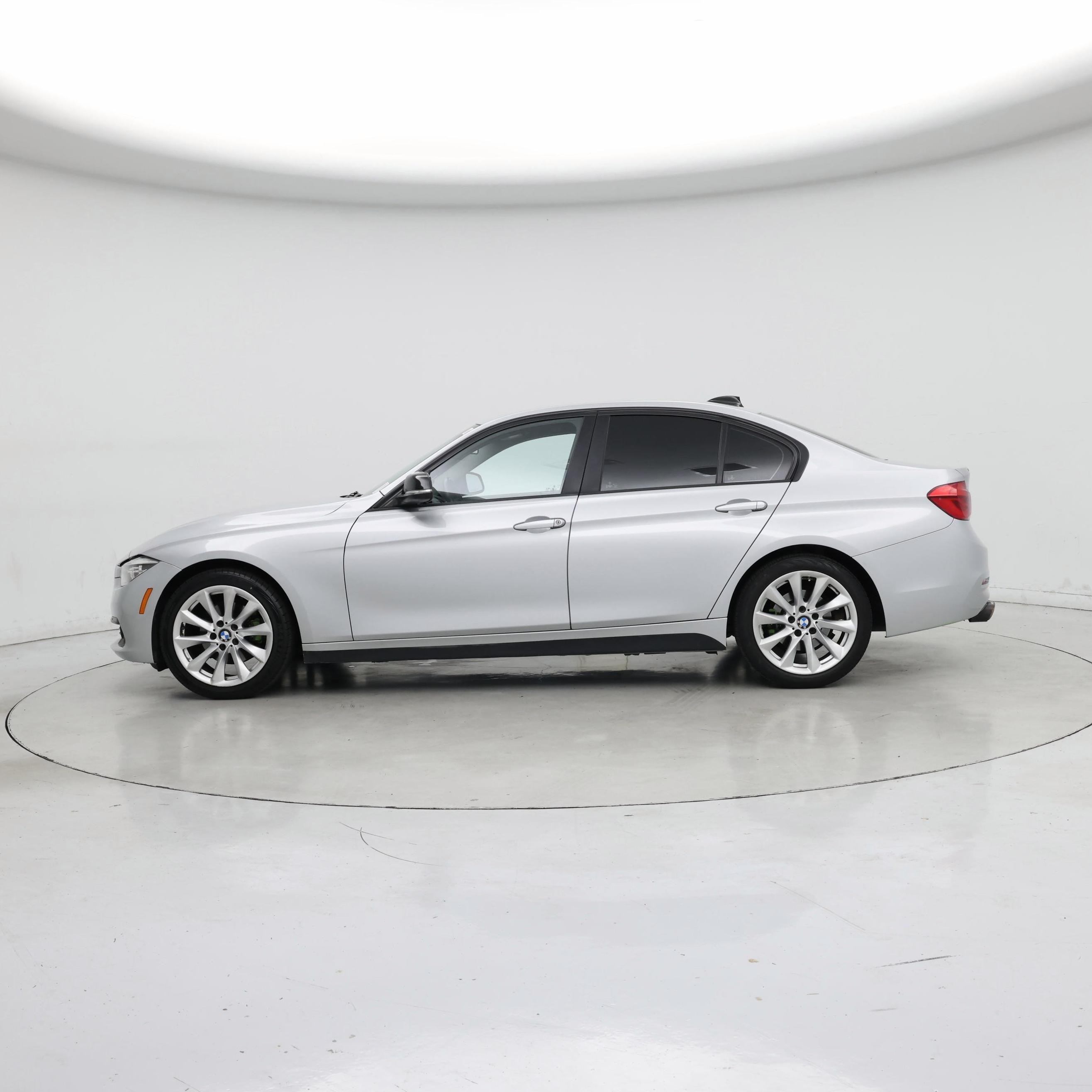 Thumbnail: 2018 BMW 3 Series - 3