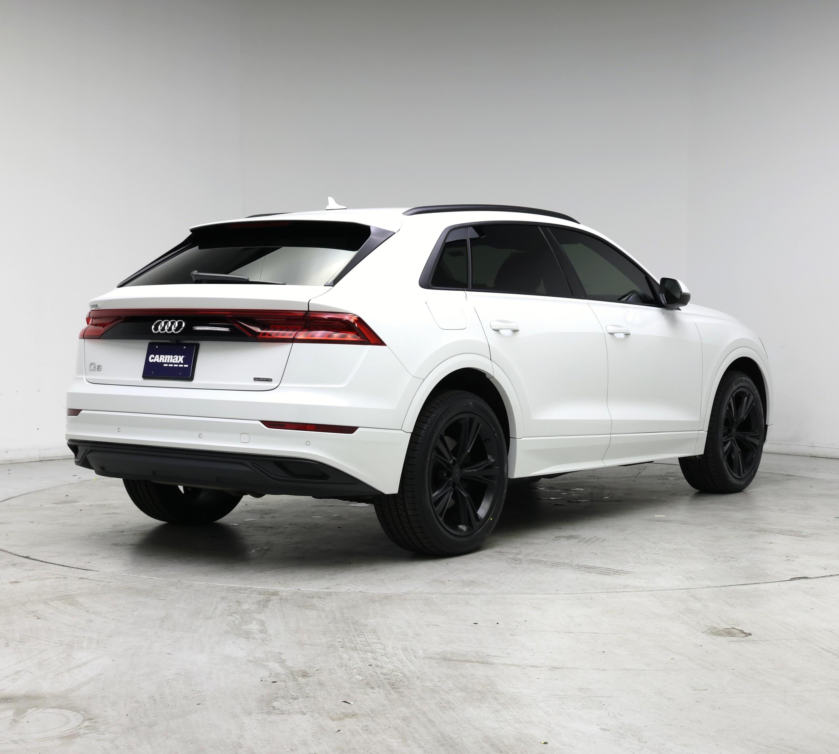Thumbnail: 2020 Audi Q8 - 8