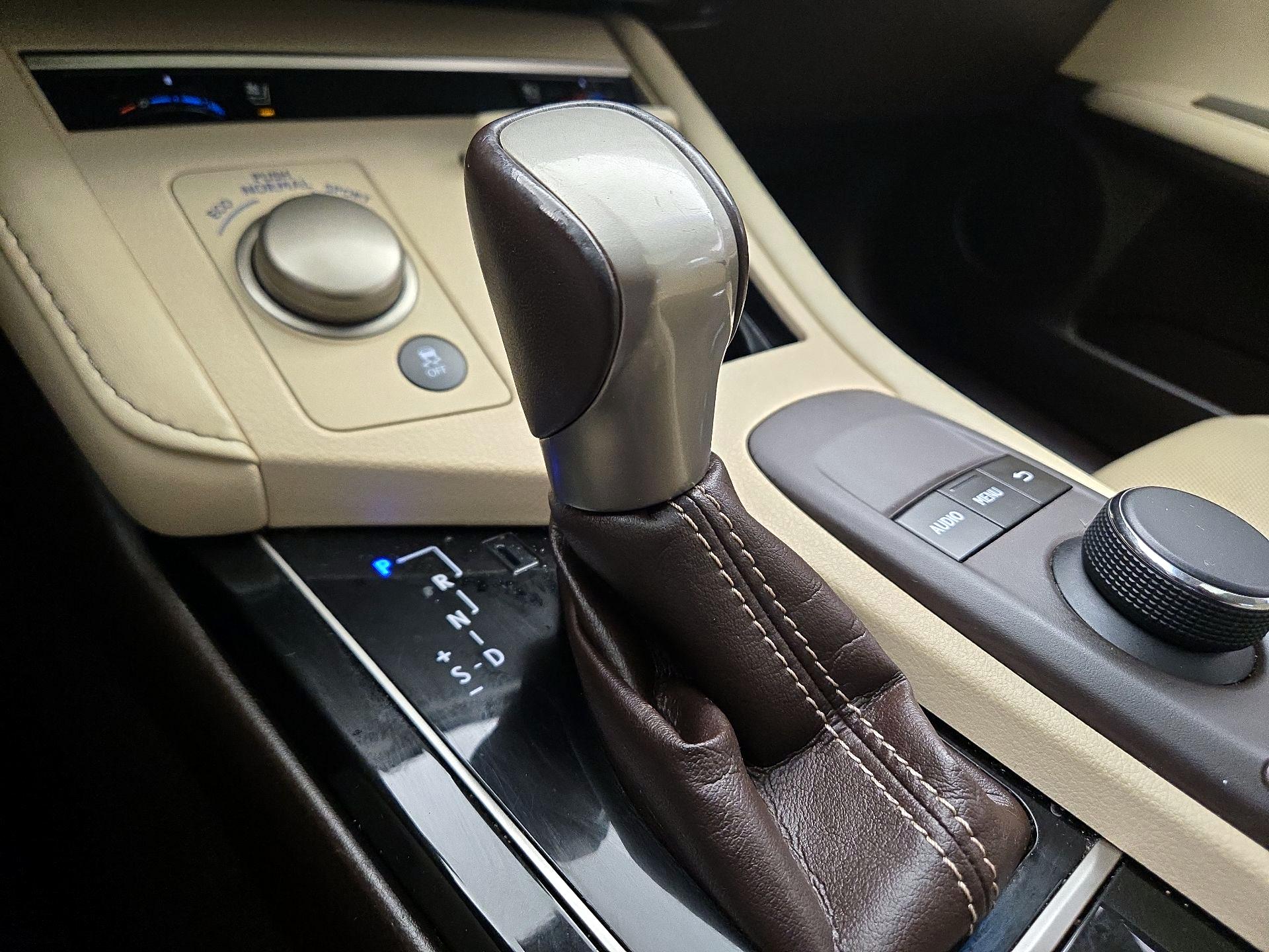 Thumbnail: 2016 Lexus ES - 17