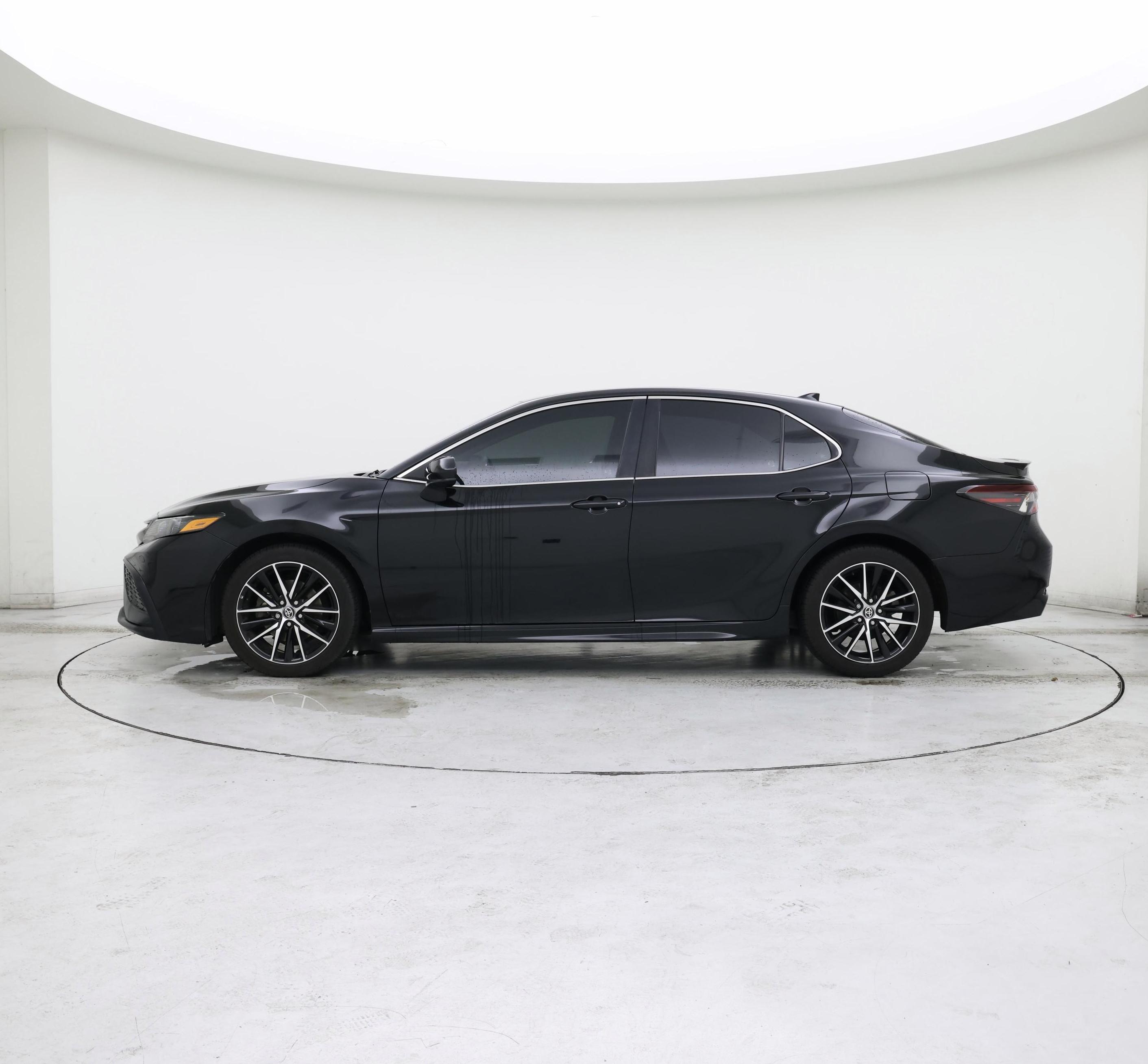 Thumbnail: 2021 Toyota Camry - 3