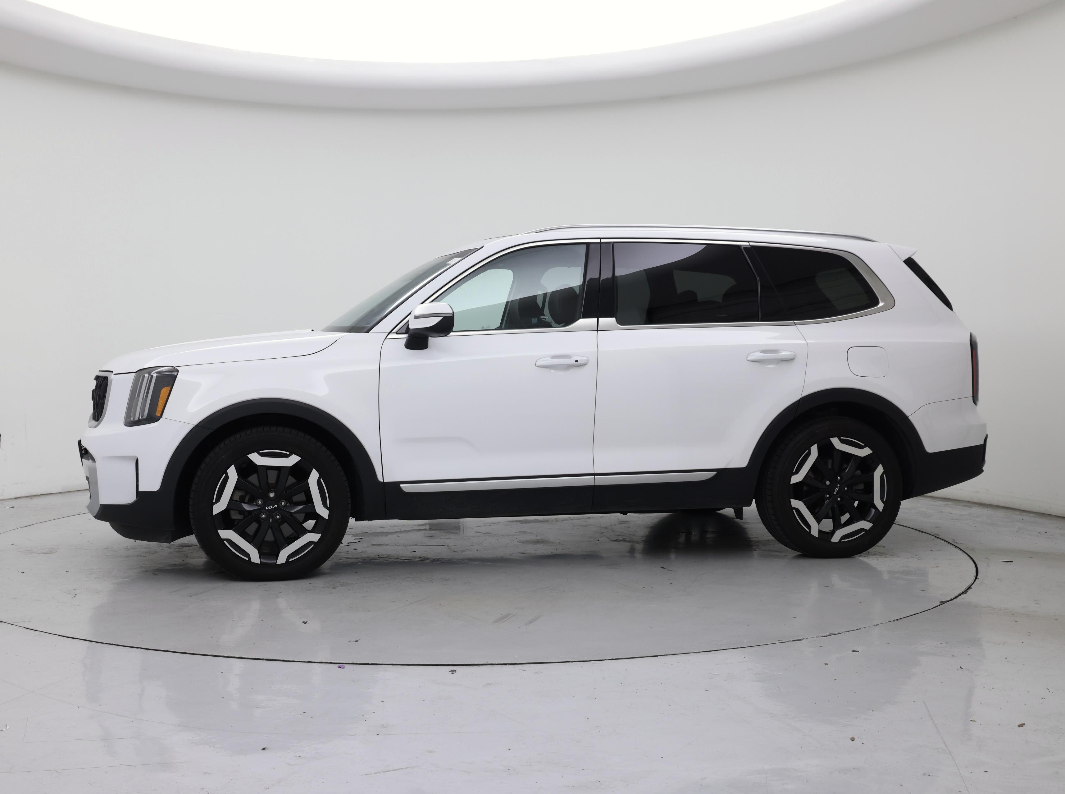 Thumbnail: 2023 Kia Telluride - 3