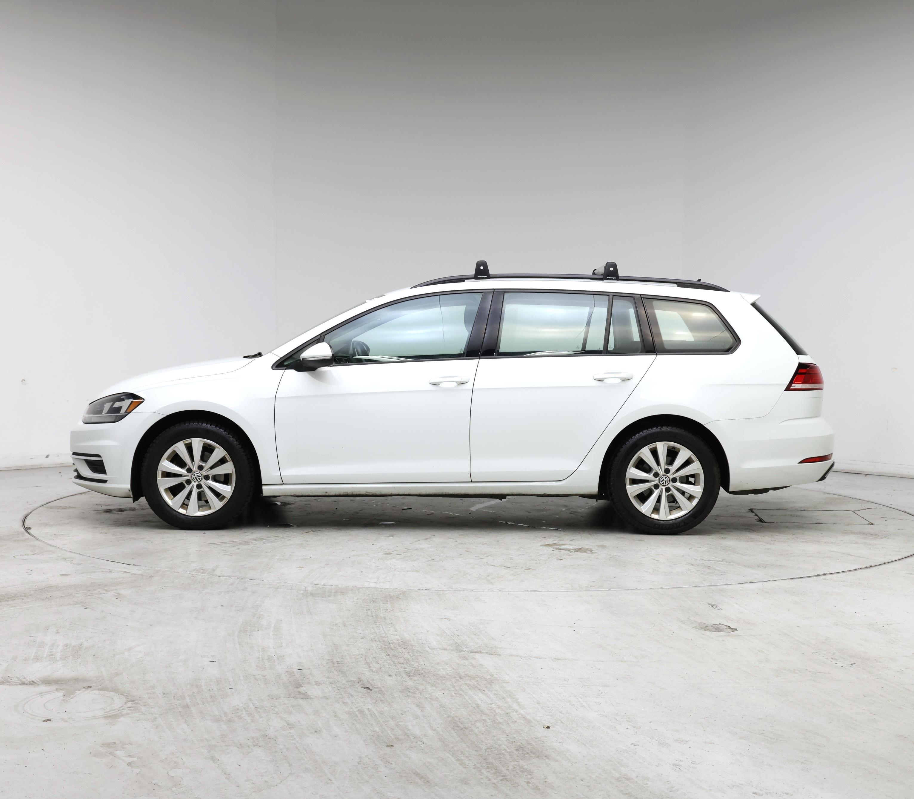 Thumbnail: 2018 Volkswagen Golf - 3
