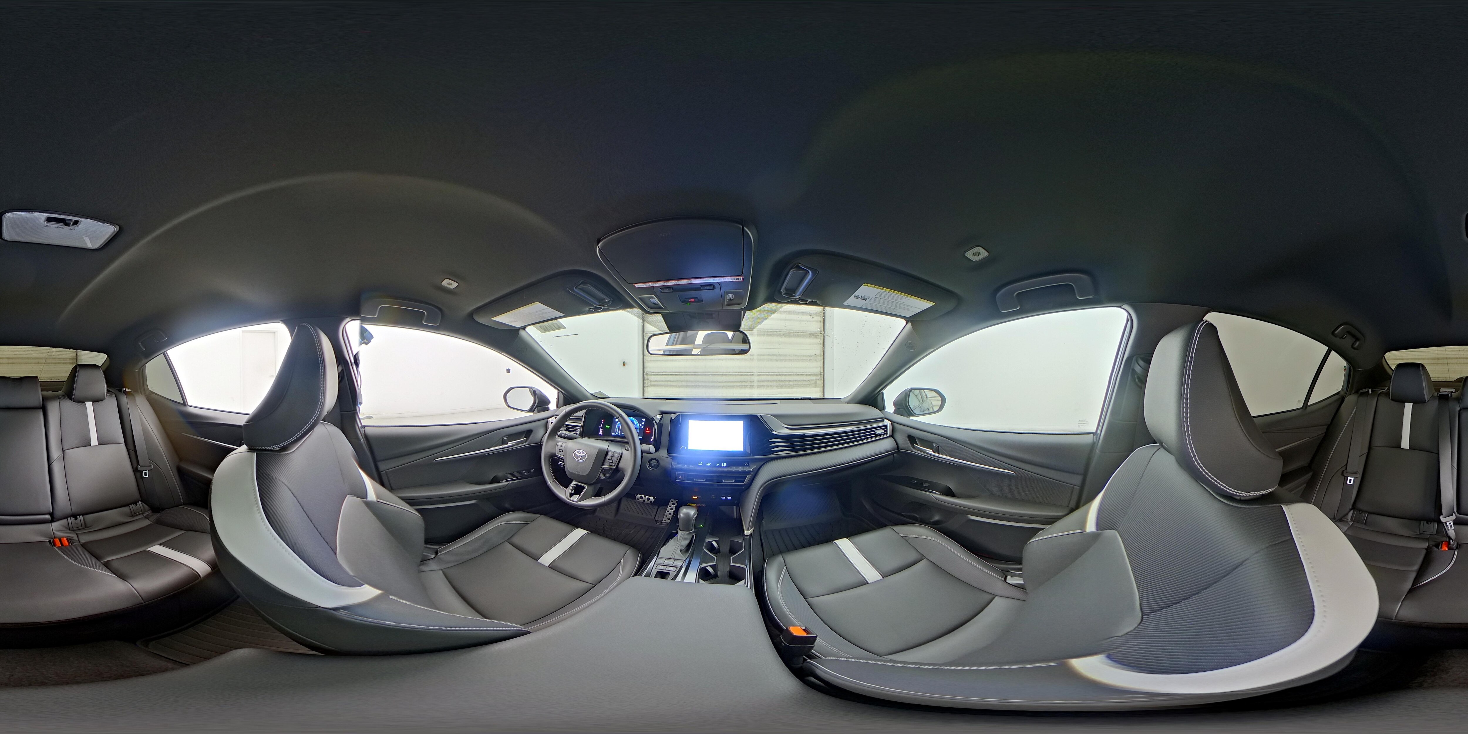 2025 Toyota Camry SE - Photo 25