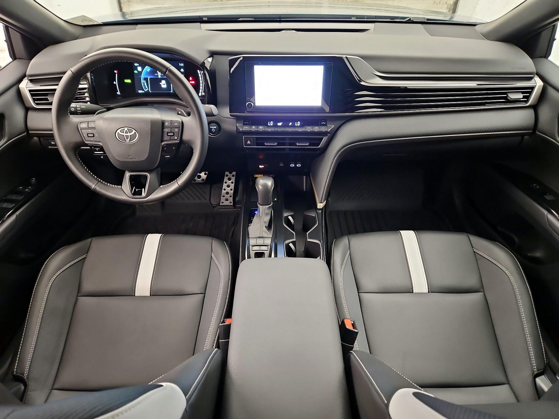 Thumbnail: 2025 Toyota Camry - 9