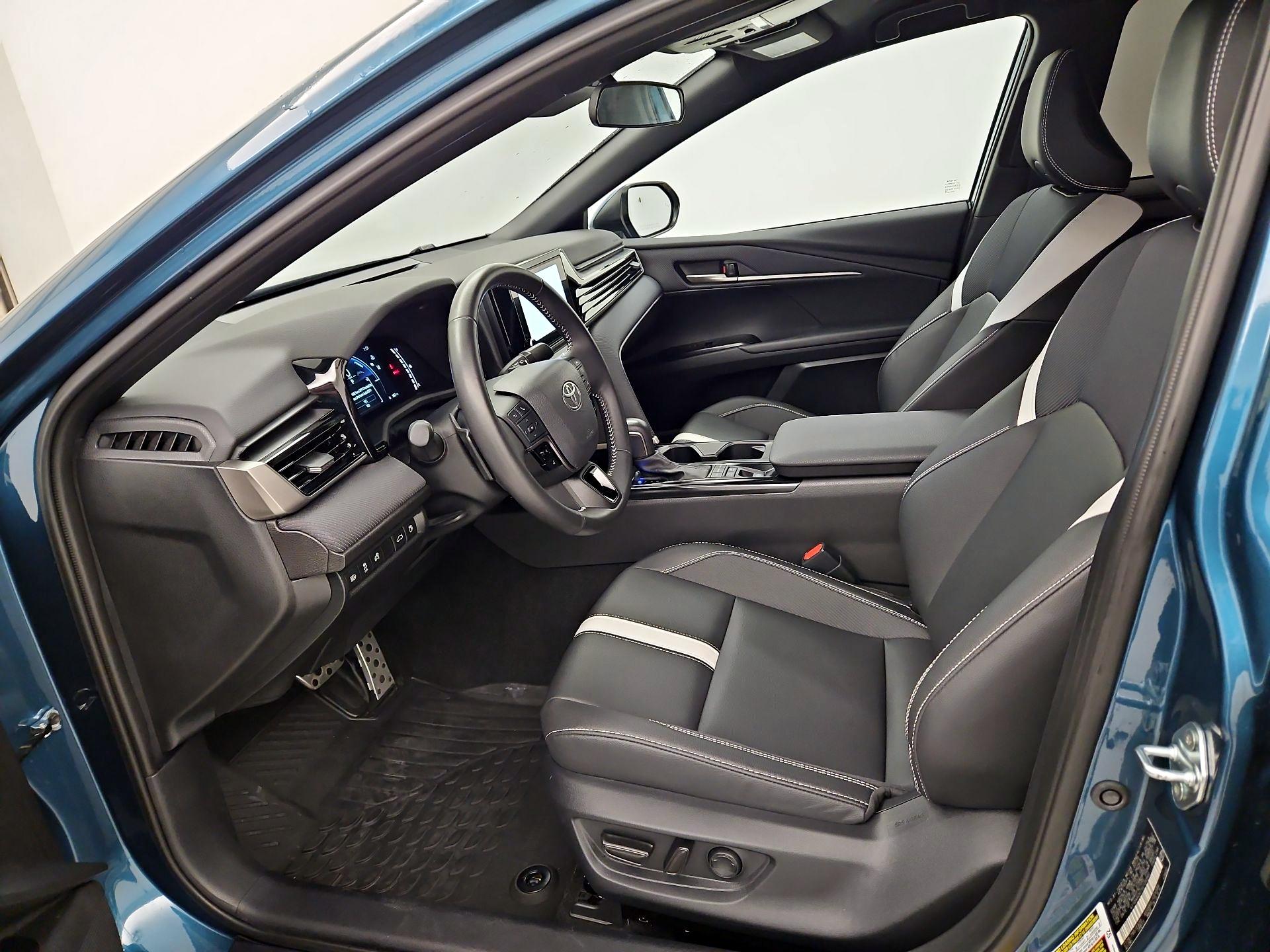 Thumbnail: 2025 Toyota Camry - 11