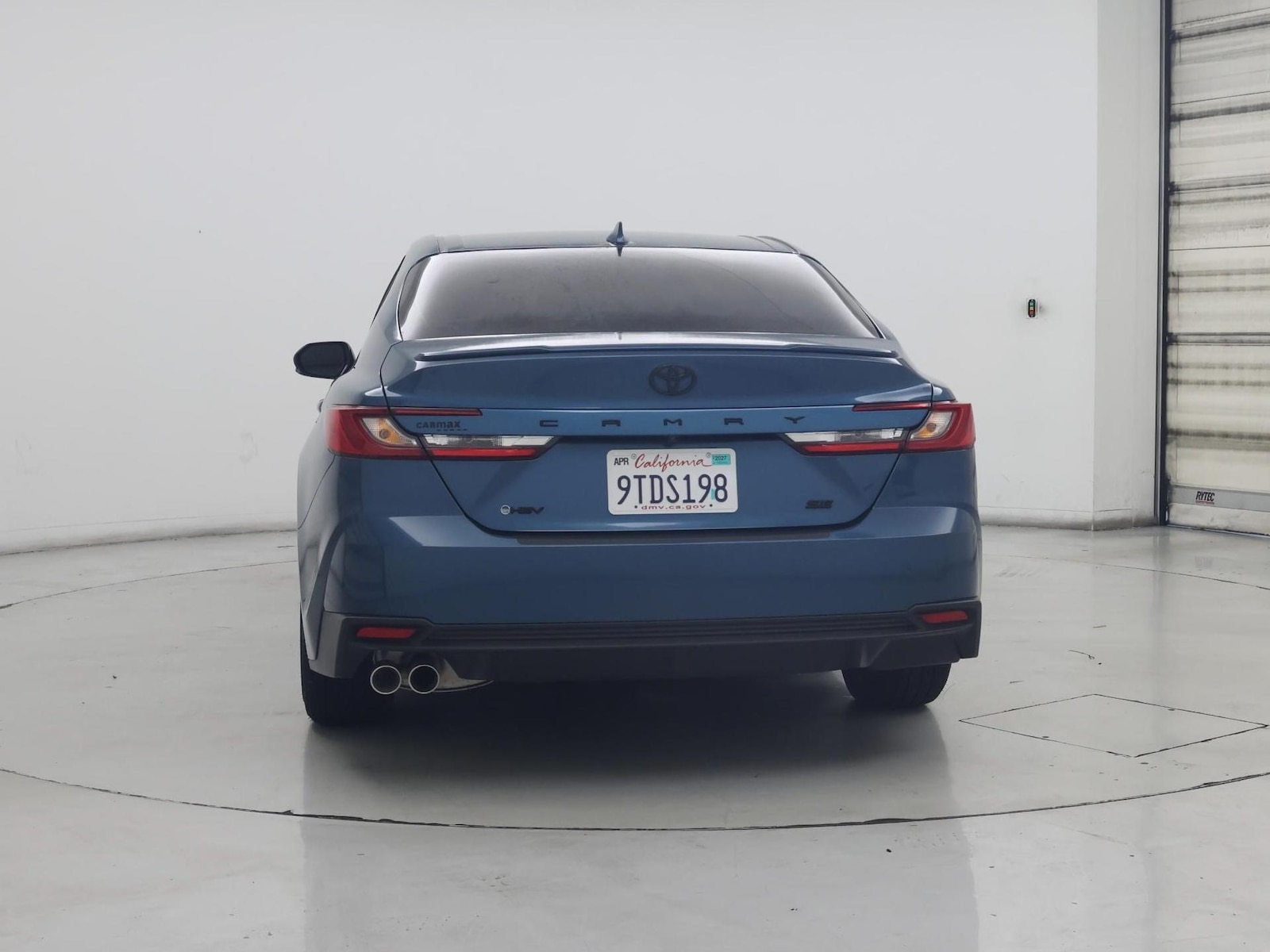 2025 Toyota Camry SE - Photo 7
