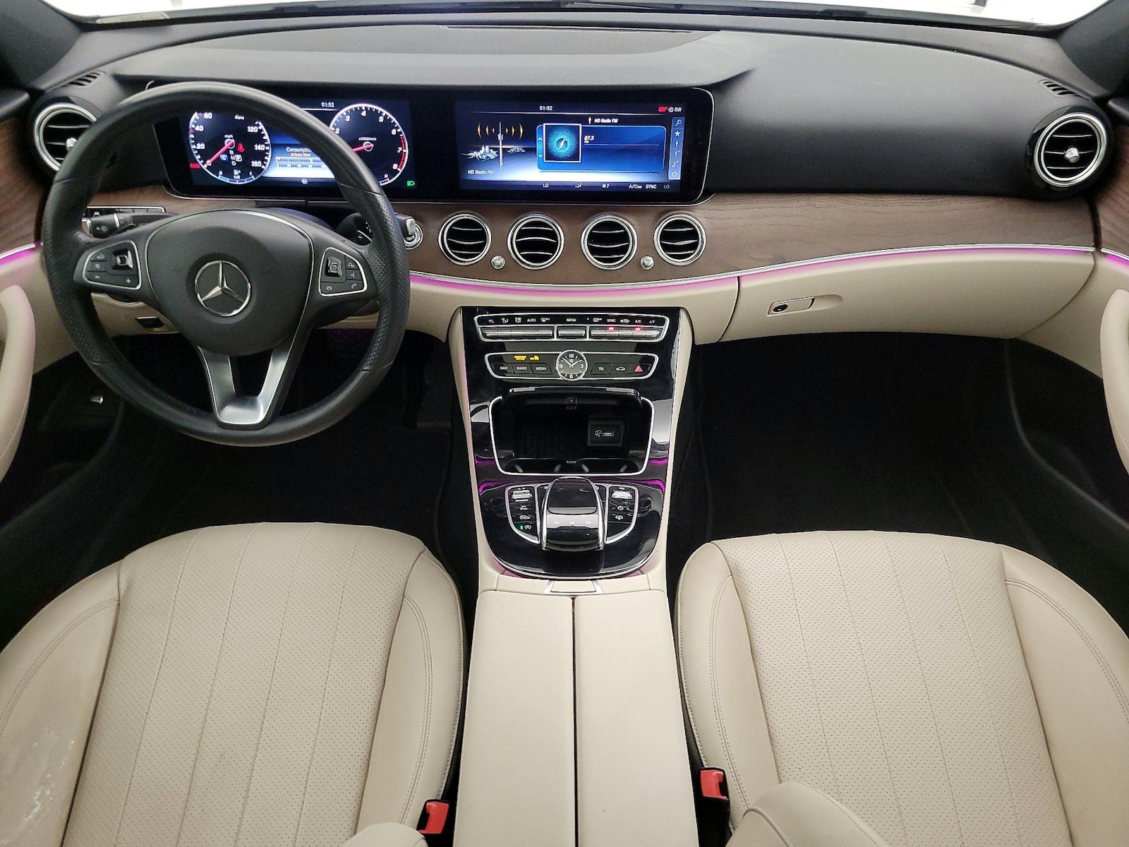 2023 Toyota Camry SE - Photo 10