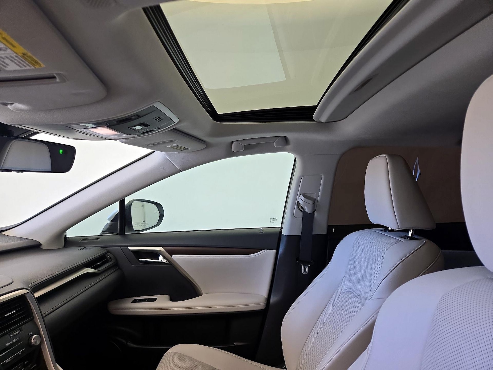 Sunroof(s) & Overhead Airbags