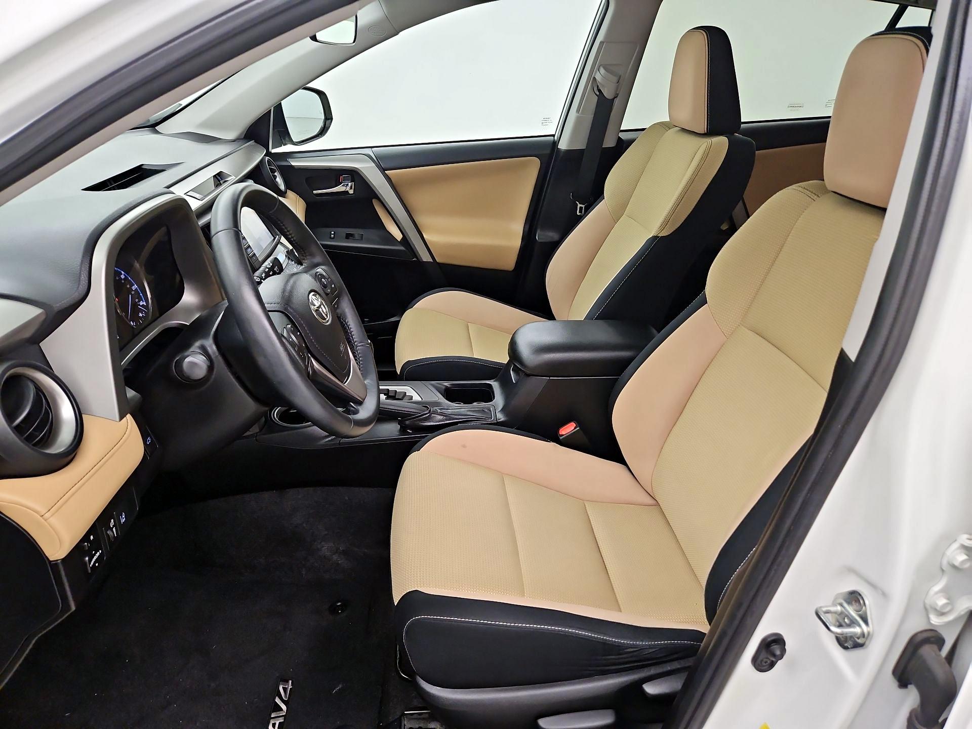 Thumbnail: 2016 Toyota RAV4 - 11
