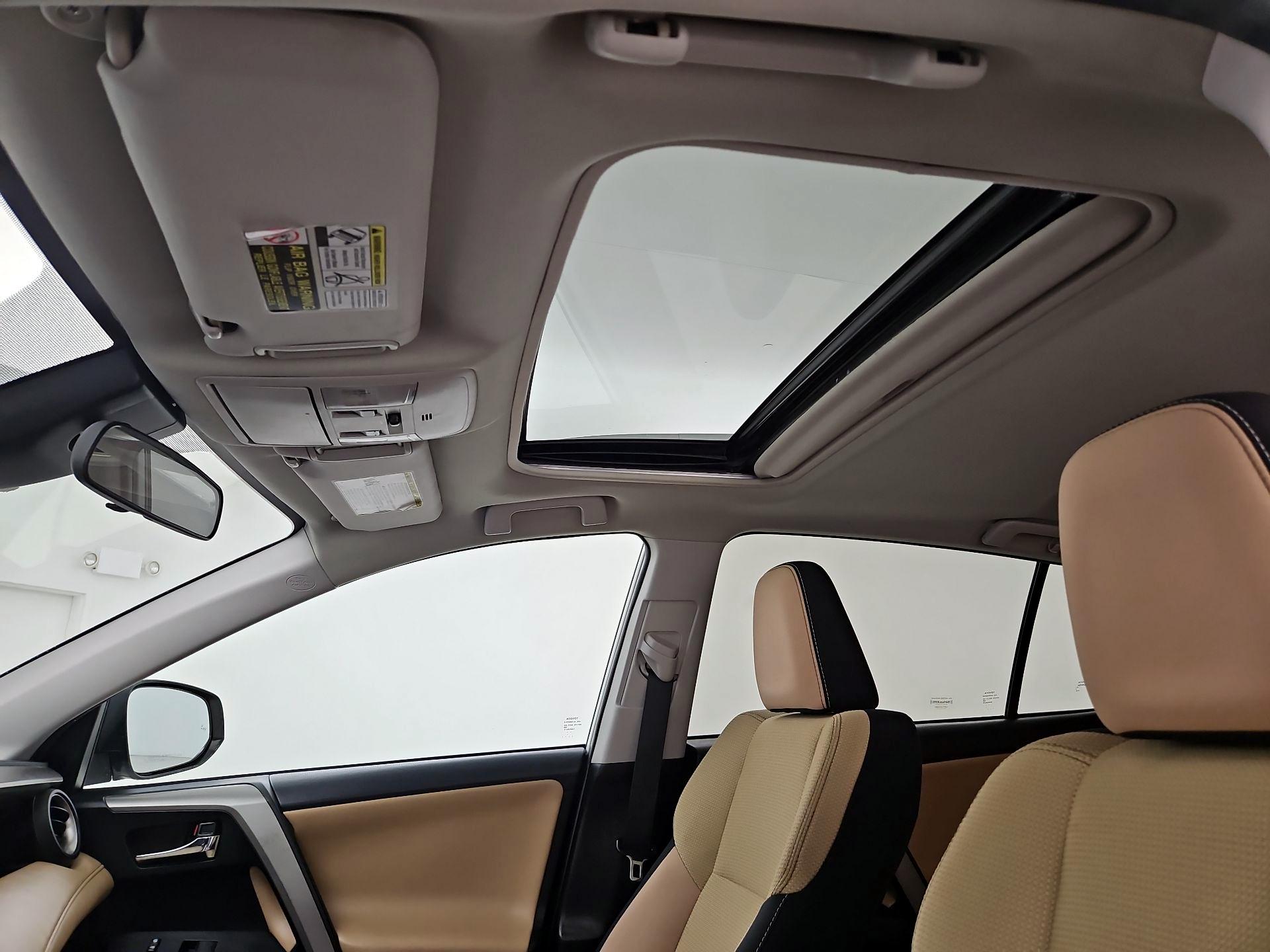 Thumbnail: 2016 Toyota RAV4 - 19