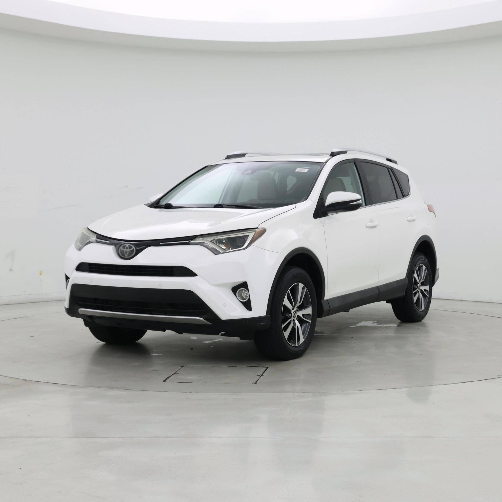 Thumbnail: 2016 Toyota RAV4 - 4