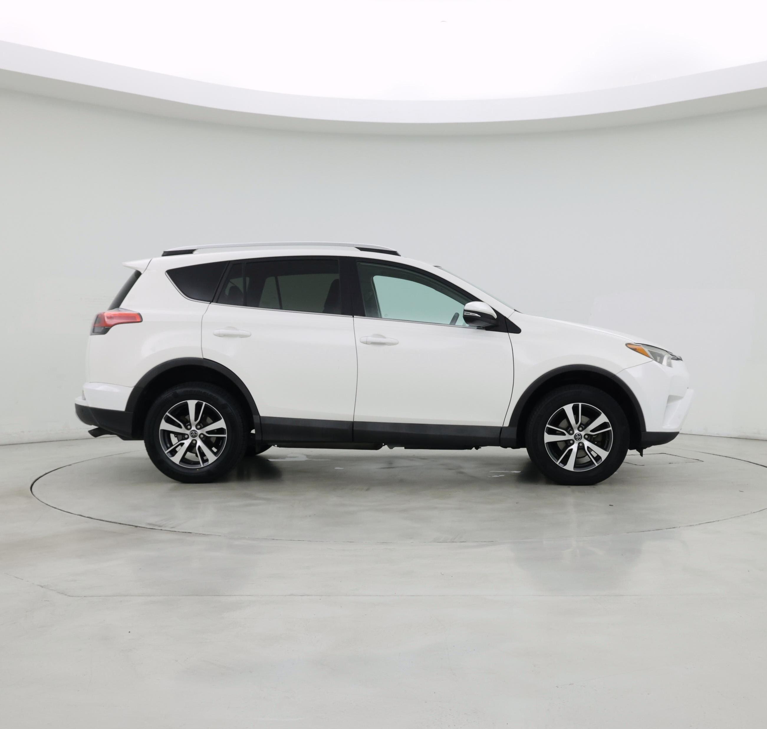 Thumbnail: 2016 Toyota RAV4 - 7