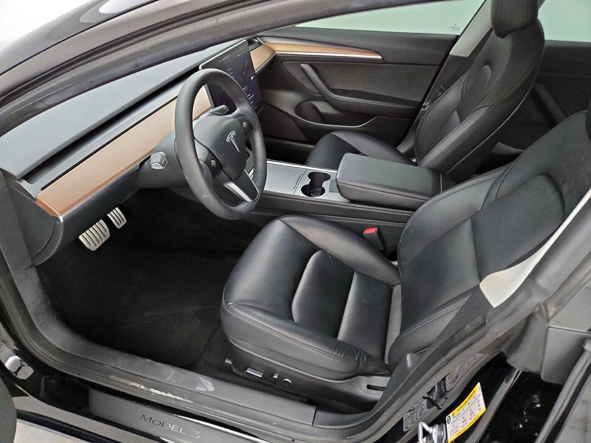 Thumbnail: 2023 Tesla Model 3 - 11