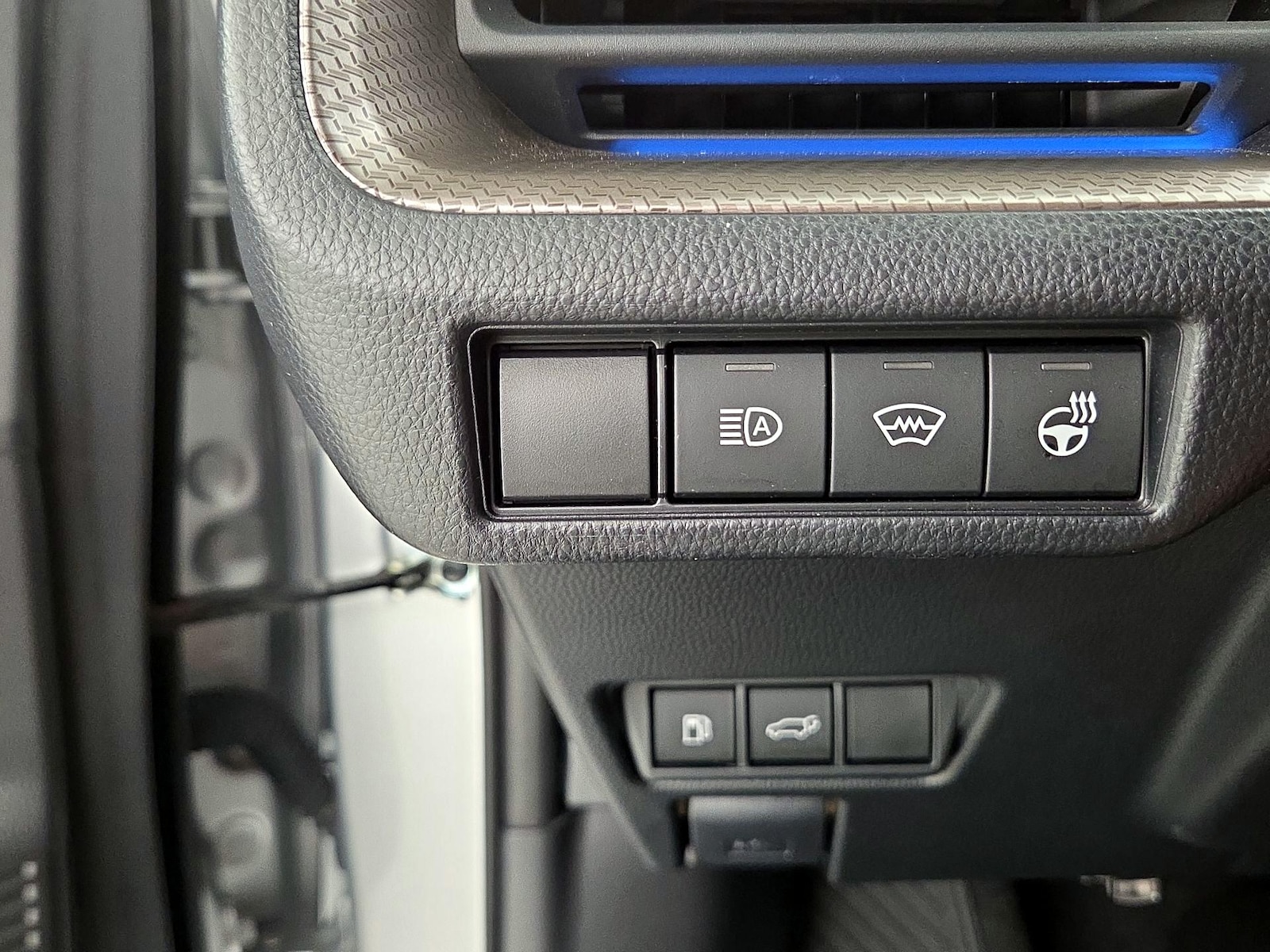2024 Toyota Prius Limited - Photo 14